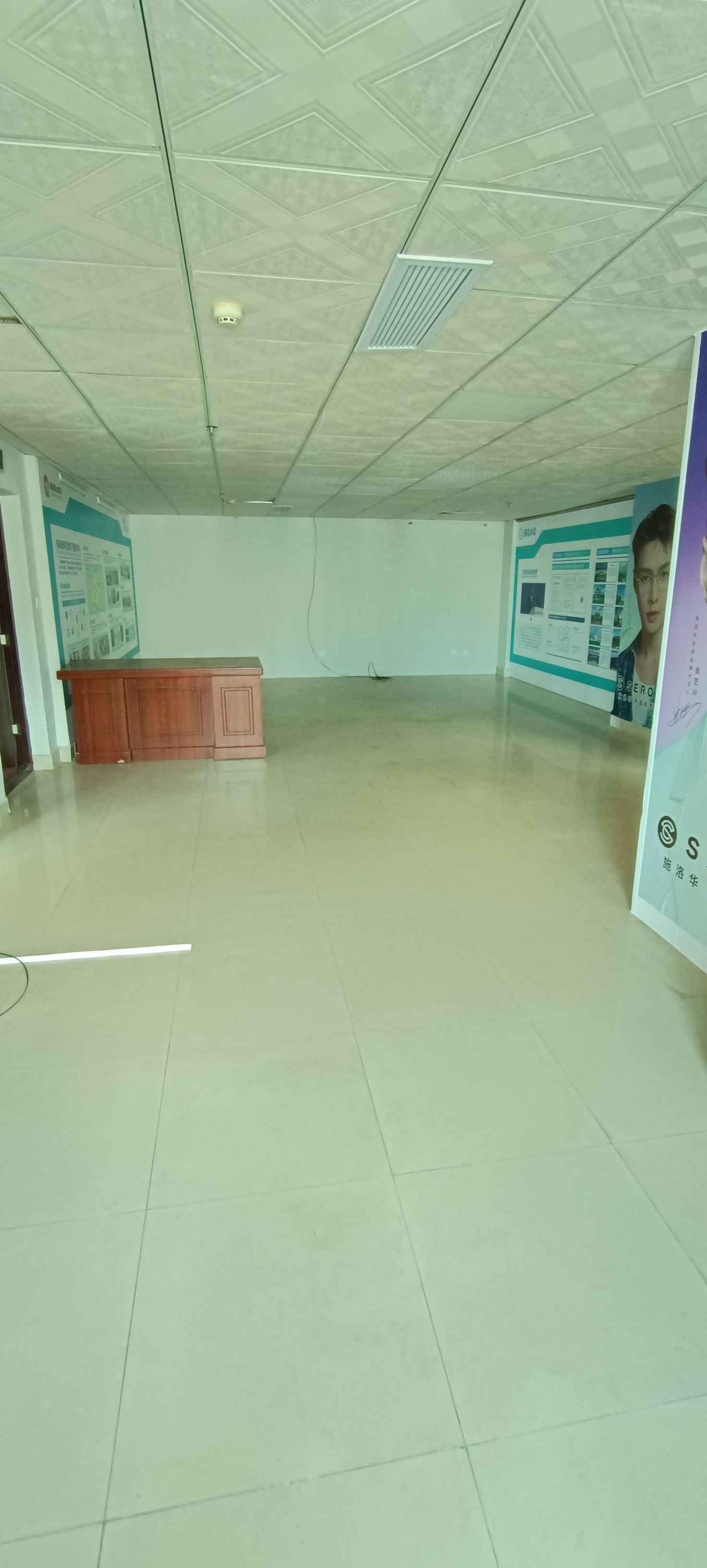 华典大厦  3室3厅0卫    5000.0元/月 华典大厦  3室3厅0卫    5000.0元/月室内图