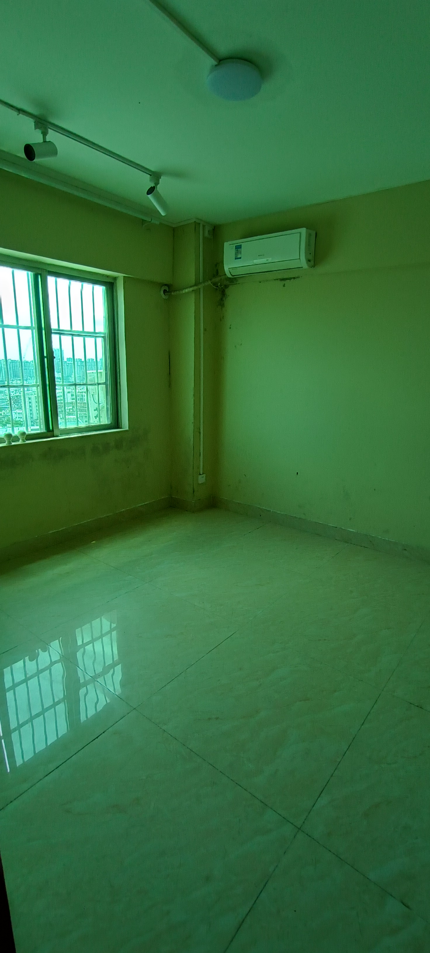 华典大厦  3室2厅2卫    3500.0元/月 华典大厦  3室2厅2卫    3500.0元/月室内图