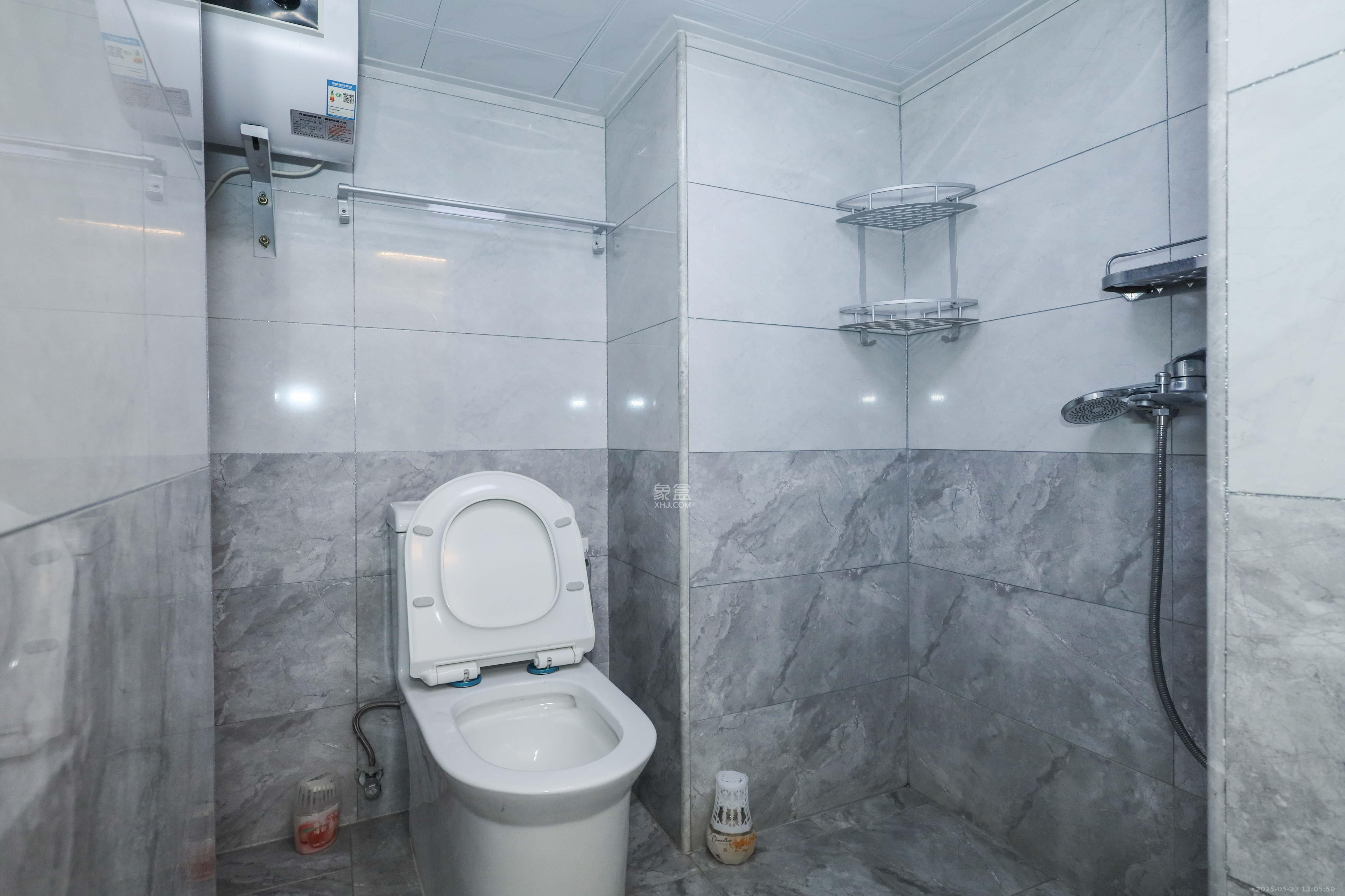 龙湖湘江星座(祺鑫星座公寓)  1室1厅1卫    55.0万 龙湖湘江星座(祺鑫星座公寓)  1室1厅1卫    55.0万卫生间