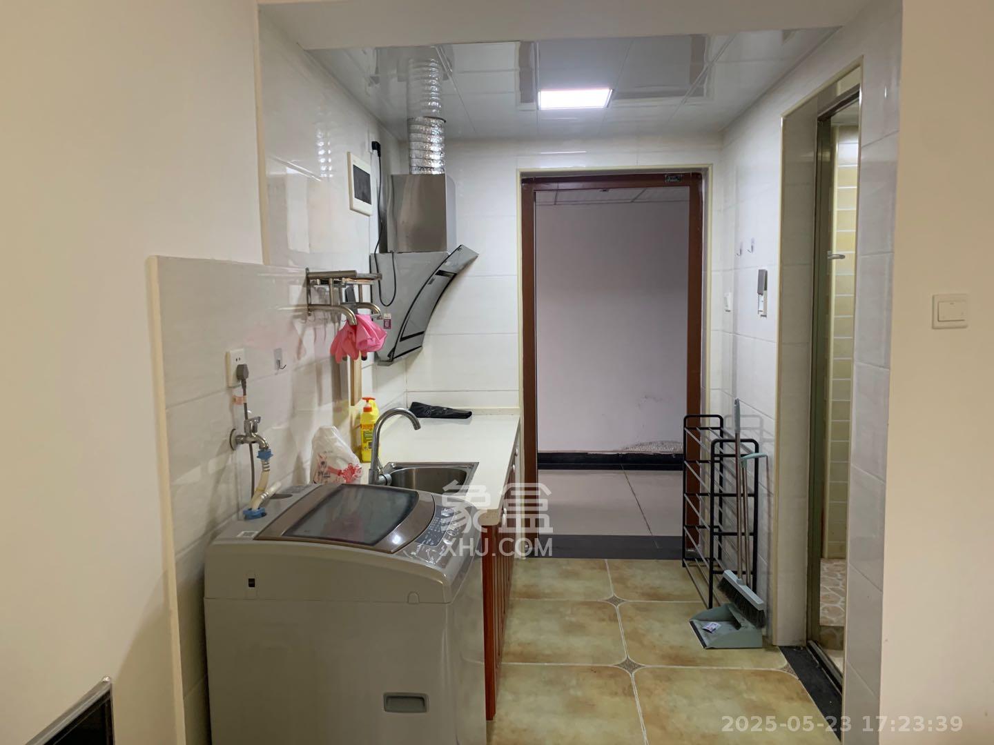 中建芙蓉工社 1室1厅1卫 1050.0元/月 中建芙蓉工社 1室1厅1卫 1050.0元/月室内图