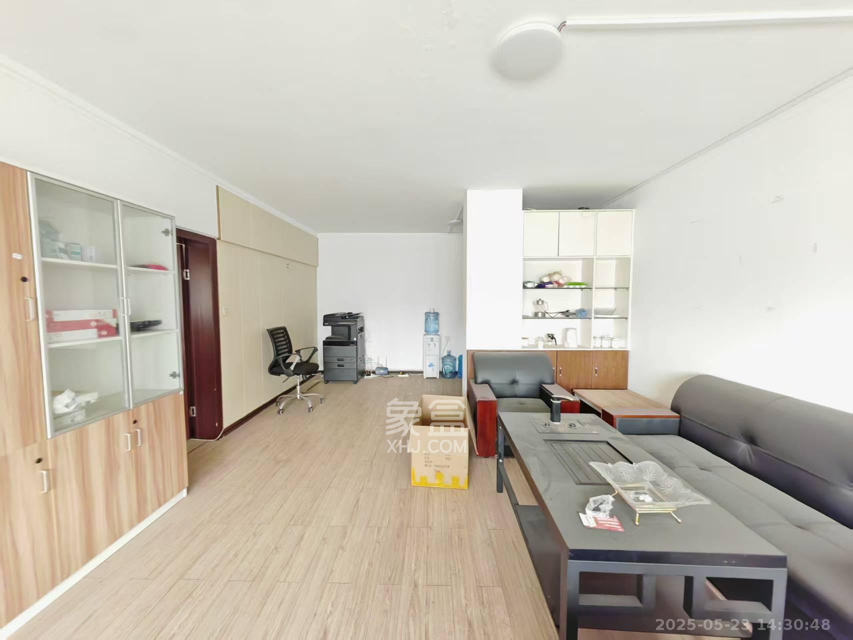 馨域公寓 3室2厅1卫 3800.0元/月 馨域公寓 3室2厅1卫 3800.0元/月室内图