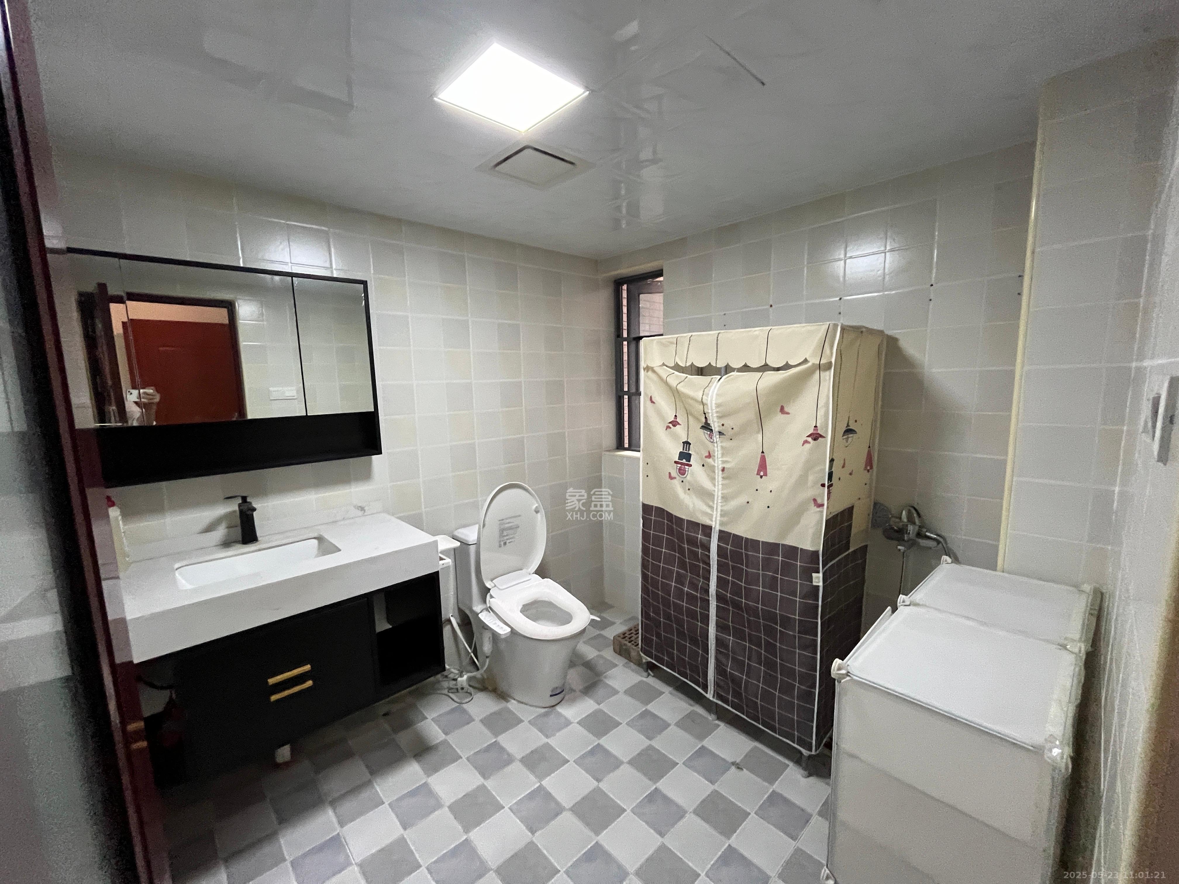 八方小区C区  3室2厅2卫   3900.00元/月室内图