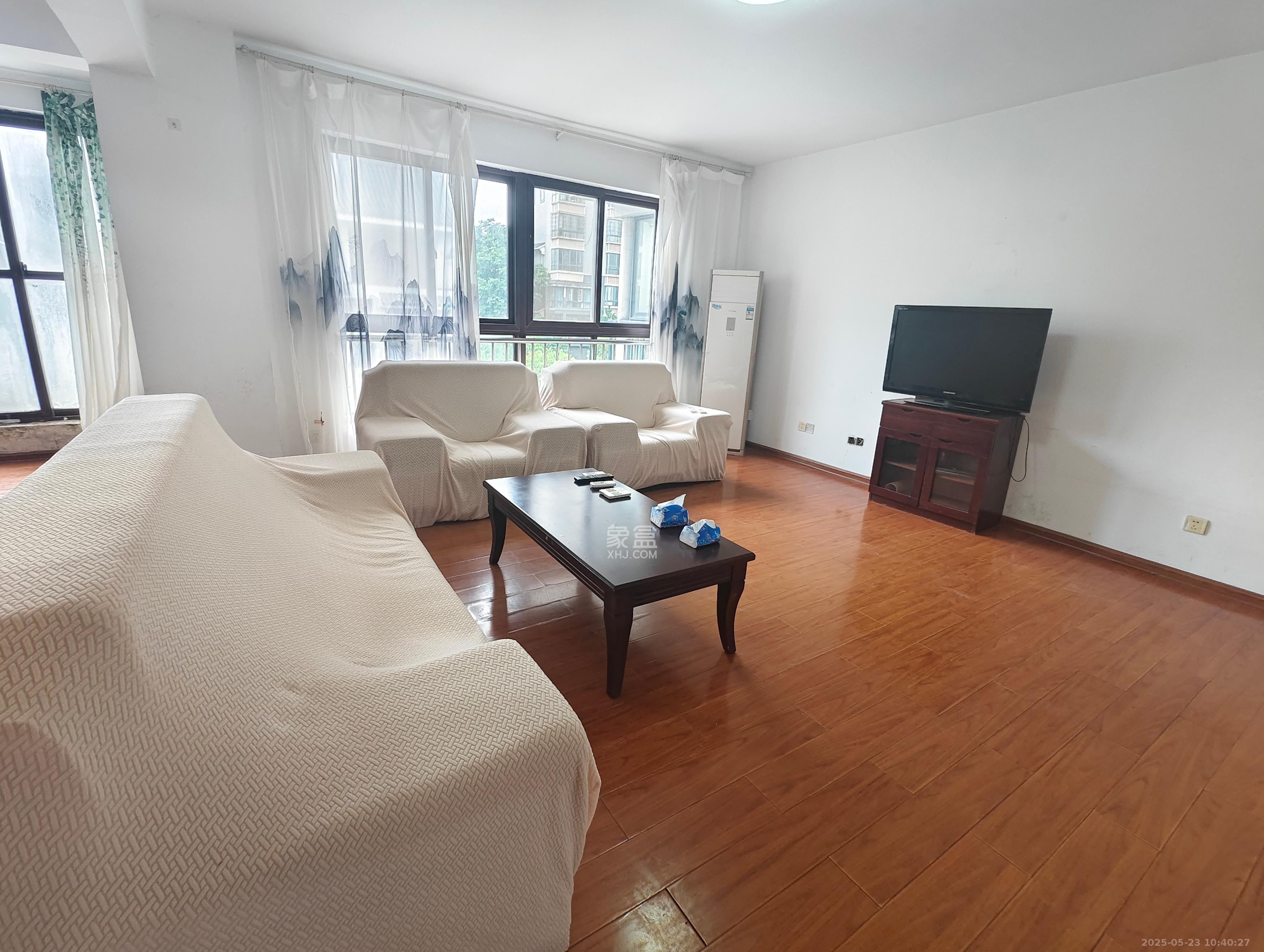 汀湘十里  3室2厅1卫    2400.0元/月 汀湘十里  3室2厅1卫    2400.0元/月