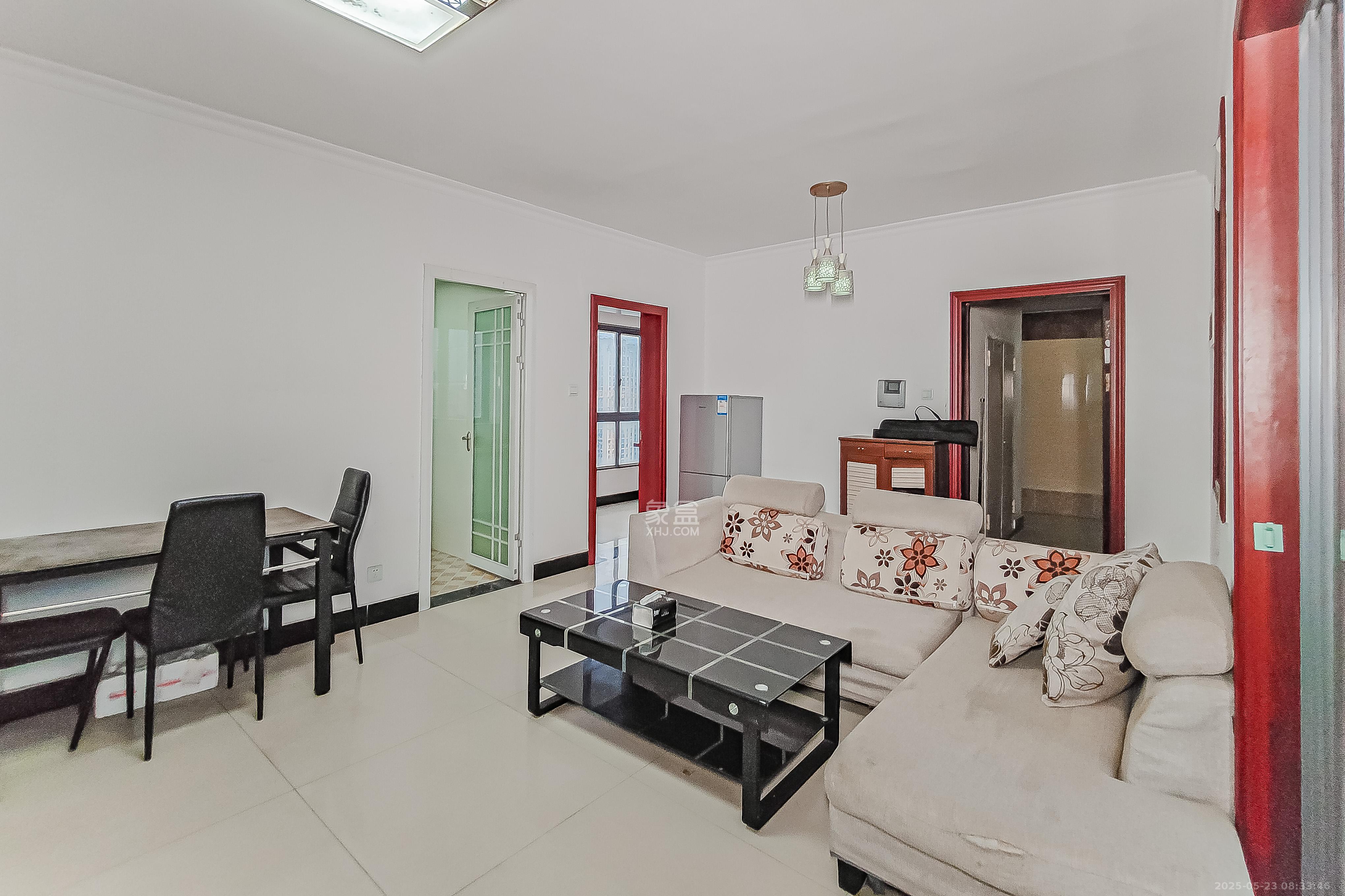 融科檀香山(融科紫檀、香山国际) 3室1厅1卫 86.0万 融科檀香山(融科紫檀、香山国际) 3室1厅1卫 86.0万客厅