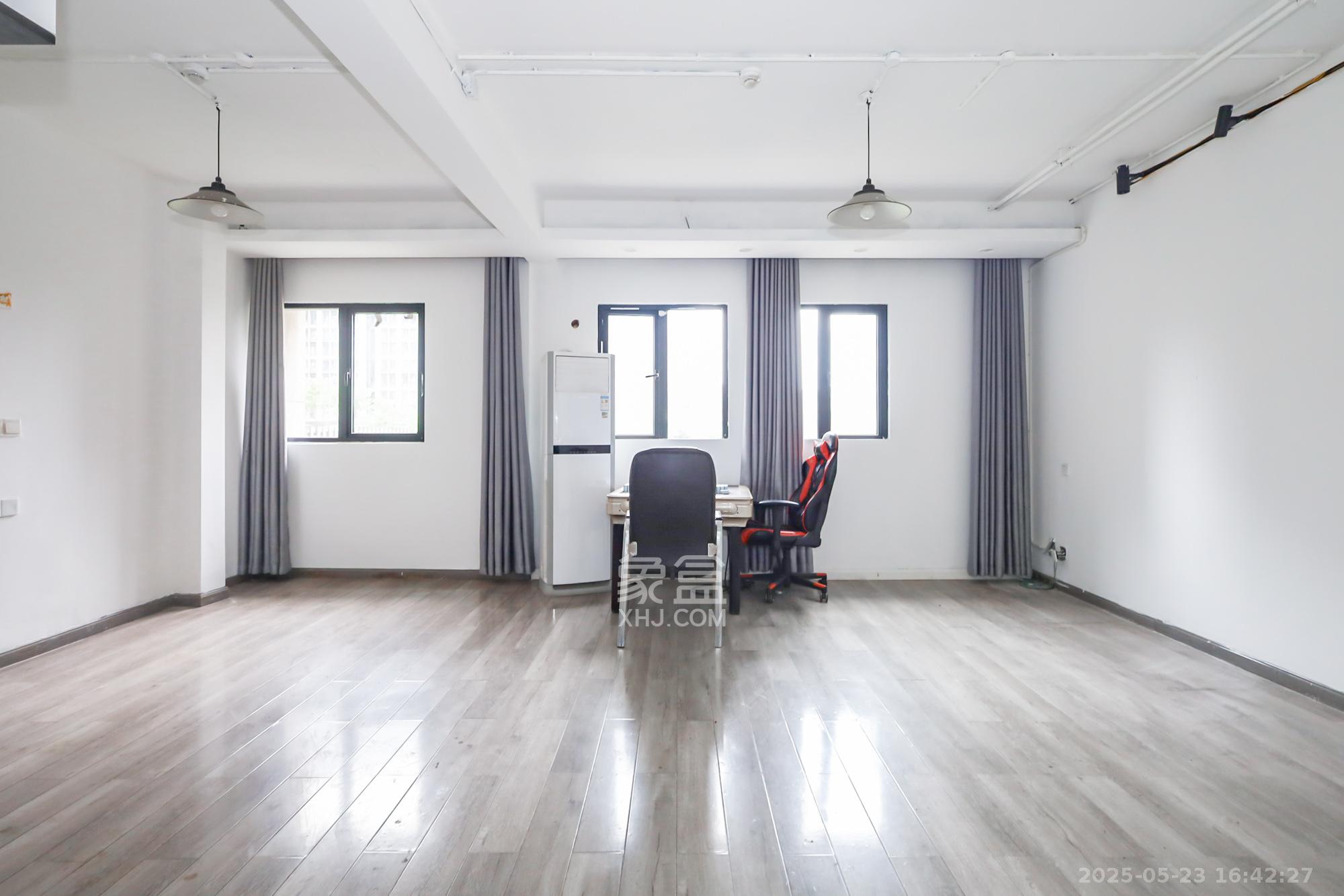 郡原广场 1室1厅1卫 34.0万 郡原广场 1室1厅1卫 34.0万其他