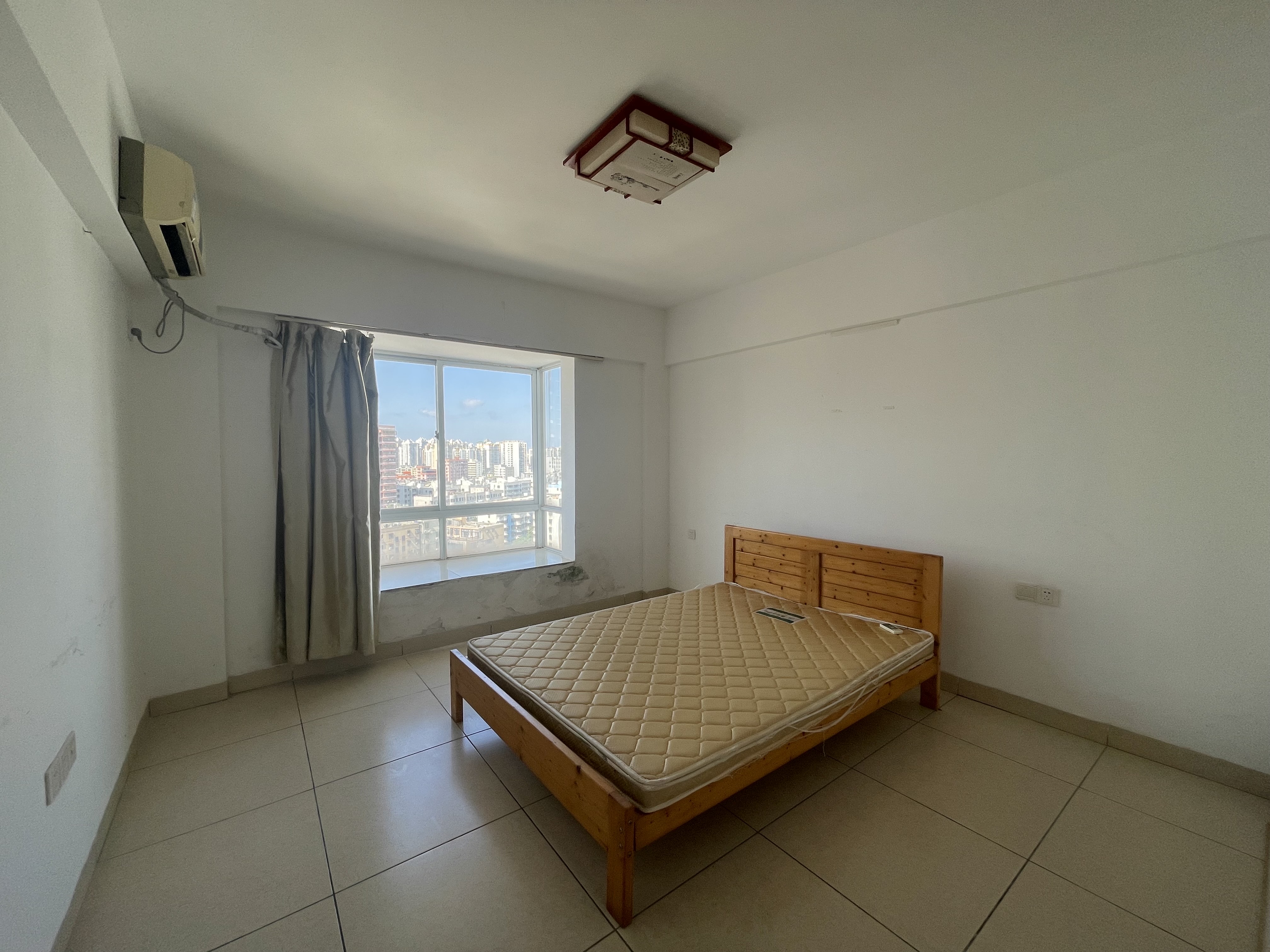 欣雅花园 3室2厅2卫 2700.0元/月 欣雅花园 3室2厅2卫 2700.0元/月室内图