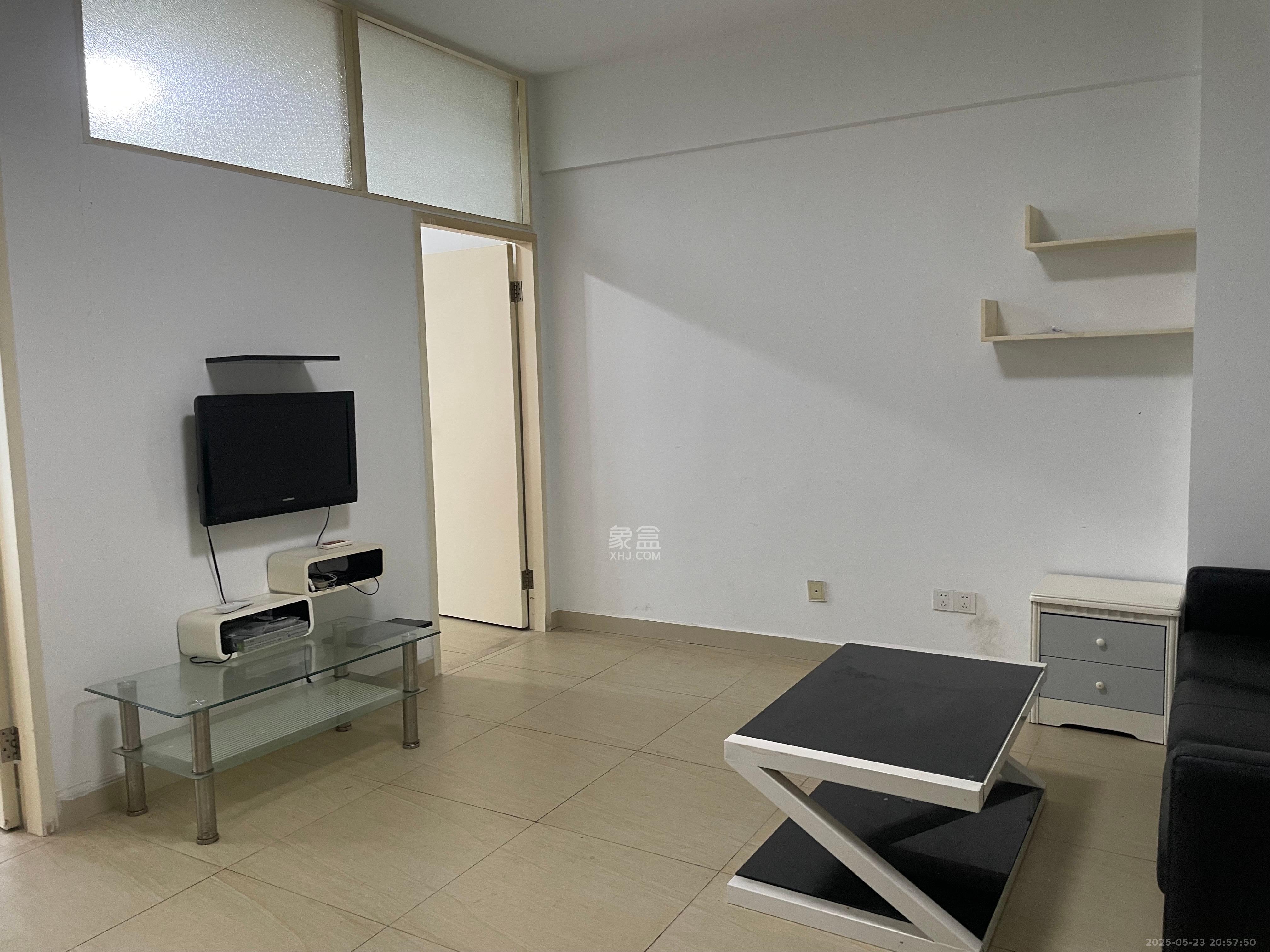 建鸿达华都(华都小户型及大华写字楼) 2室1厅1卫 2600.0元/月 建鸿达华都(华都小户型及大华写字楼) 2室1厅1卫 2600.0元/月室内图