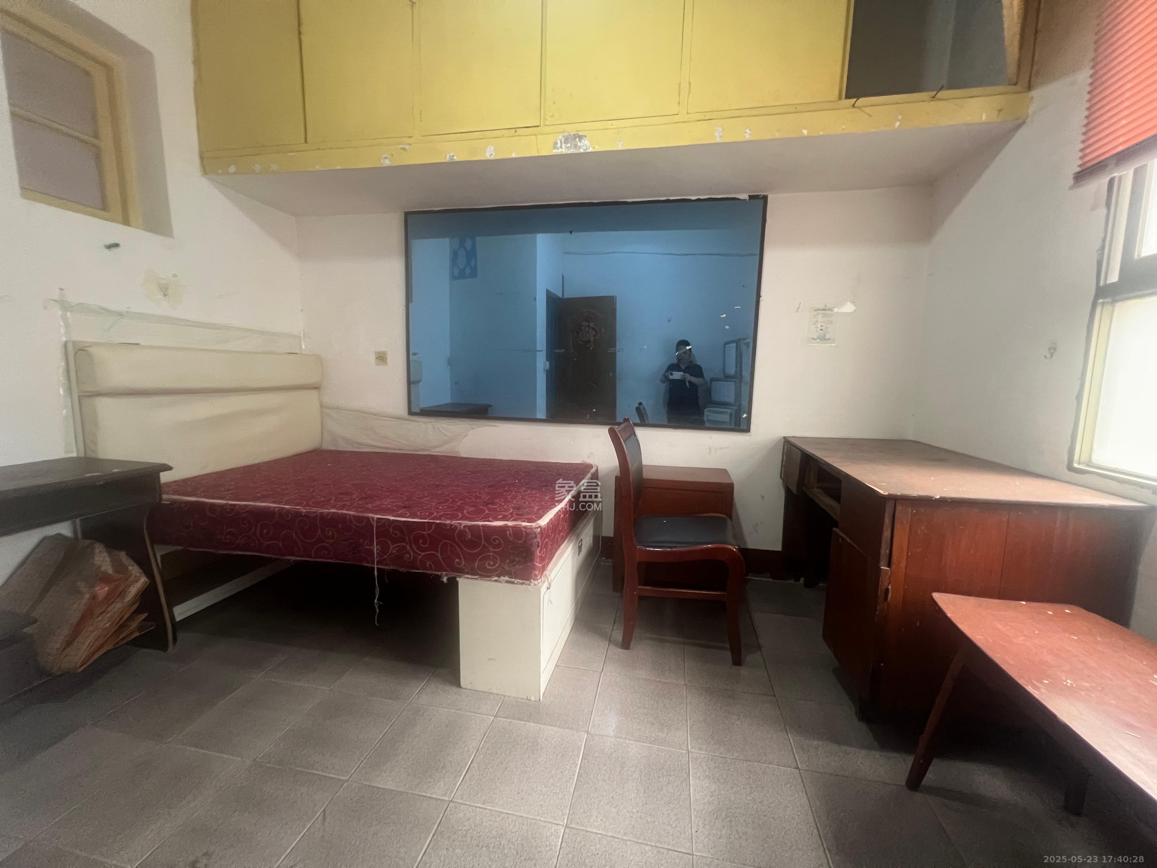 省科技厅机关二院  1室0厅0卫    1800.0元/月 省科技厅机关二院  1室0厅0卫    1800.0元/月