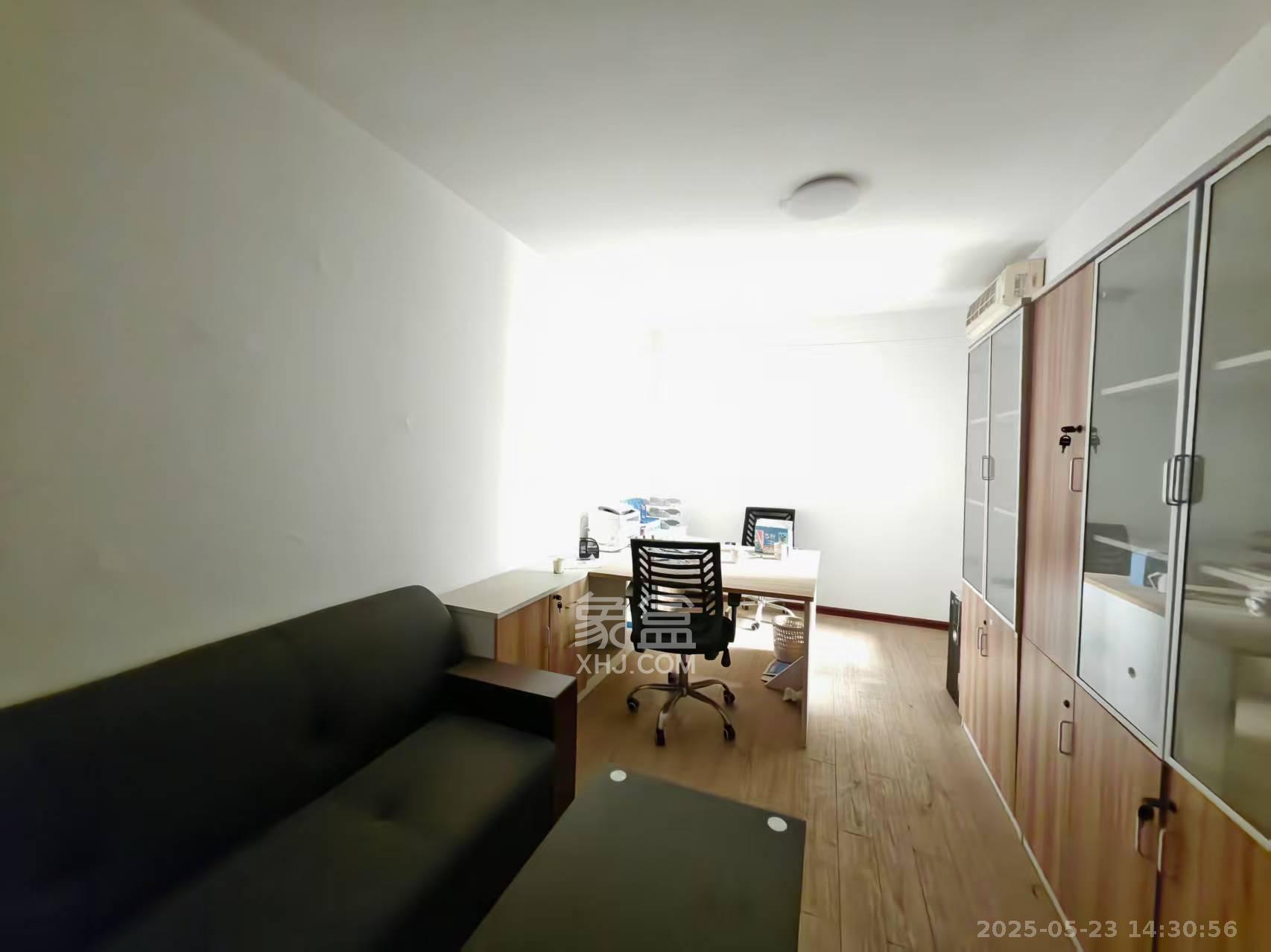 馨域公寓 3室2厅1卫 3800.0元/月 馨域公寓 3室2厅1卫 3800.0元/月室内图