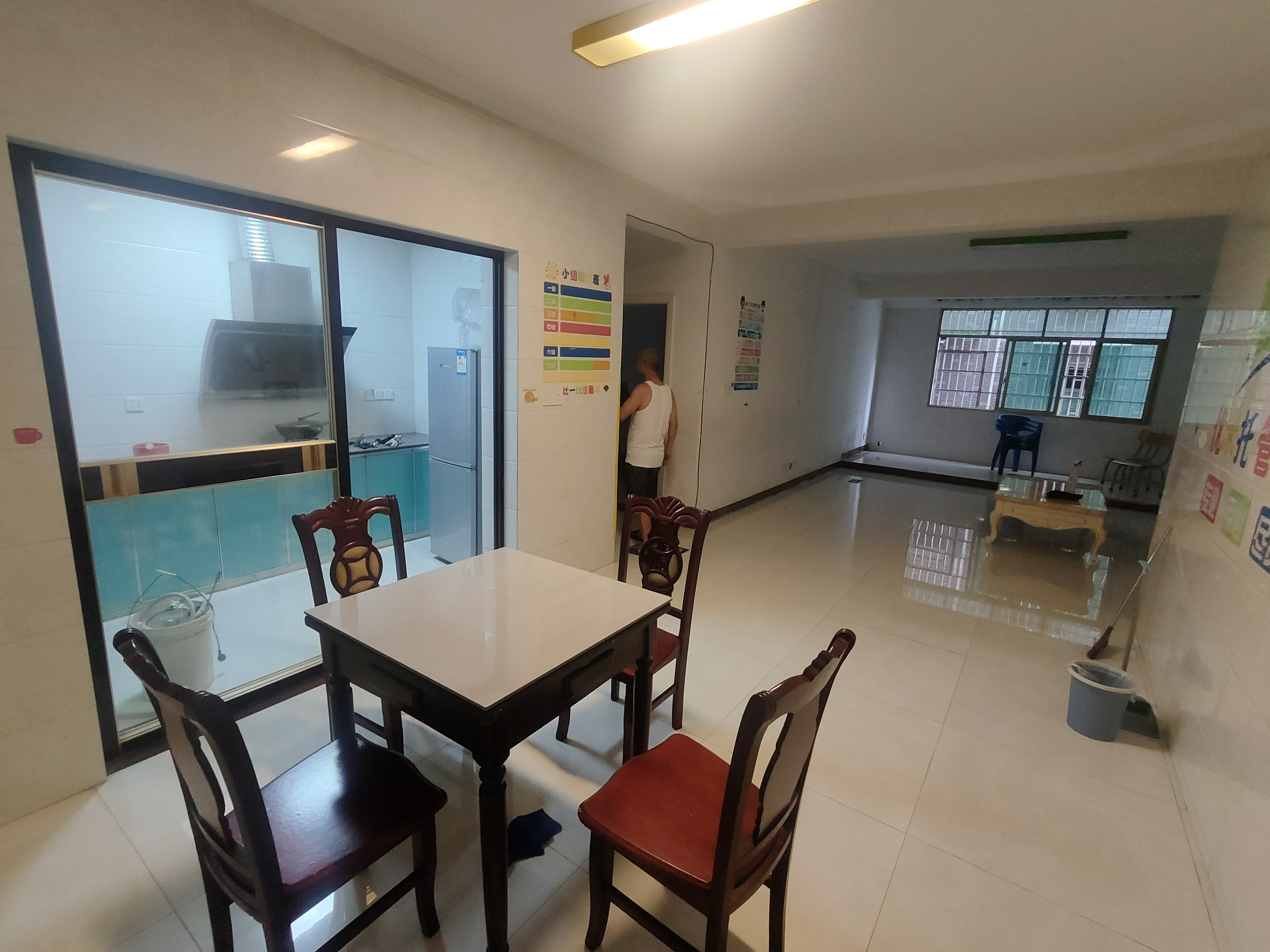 互助小区 3室2厅2卫 1500.0元/月 互助小区 3室2厅2卫 1500.0元/月室内图