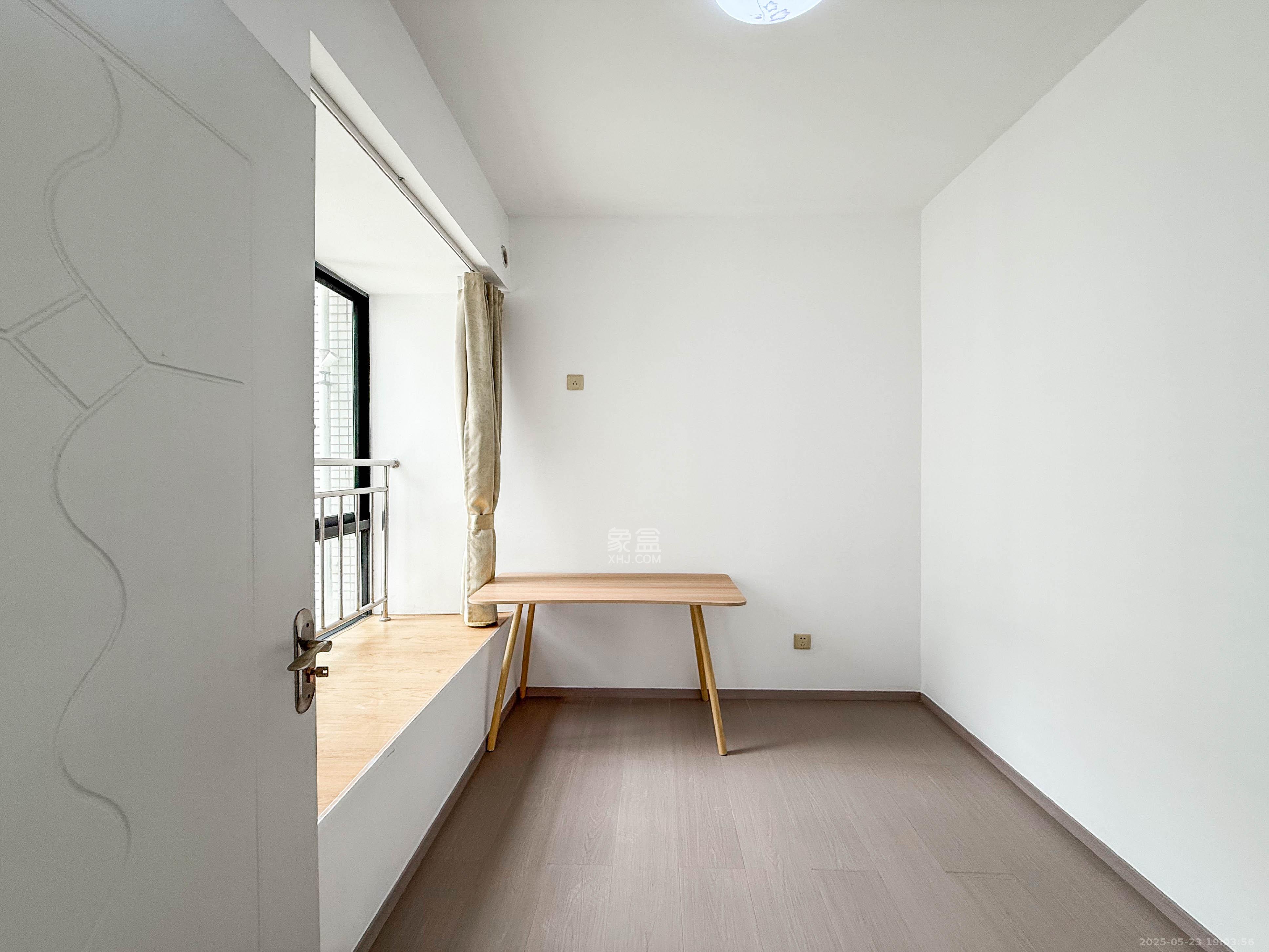 海林馨香雅苑 2室2厅1卫 72.0万 海林馨香雅苑 2室2厅1卫 72.0万卧室