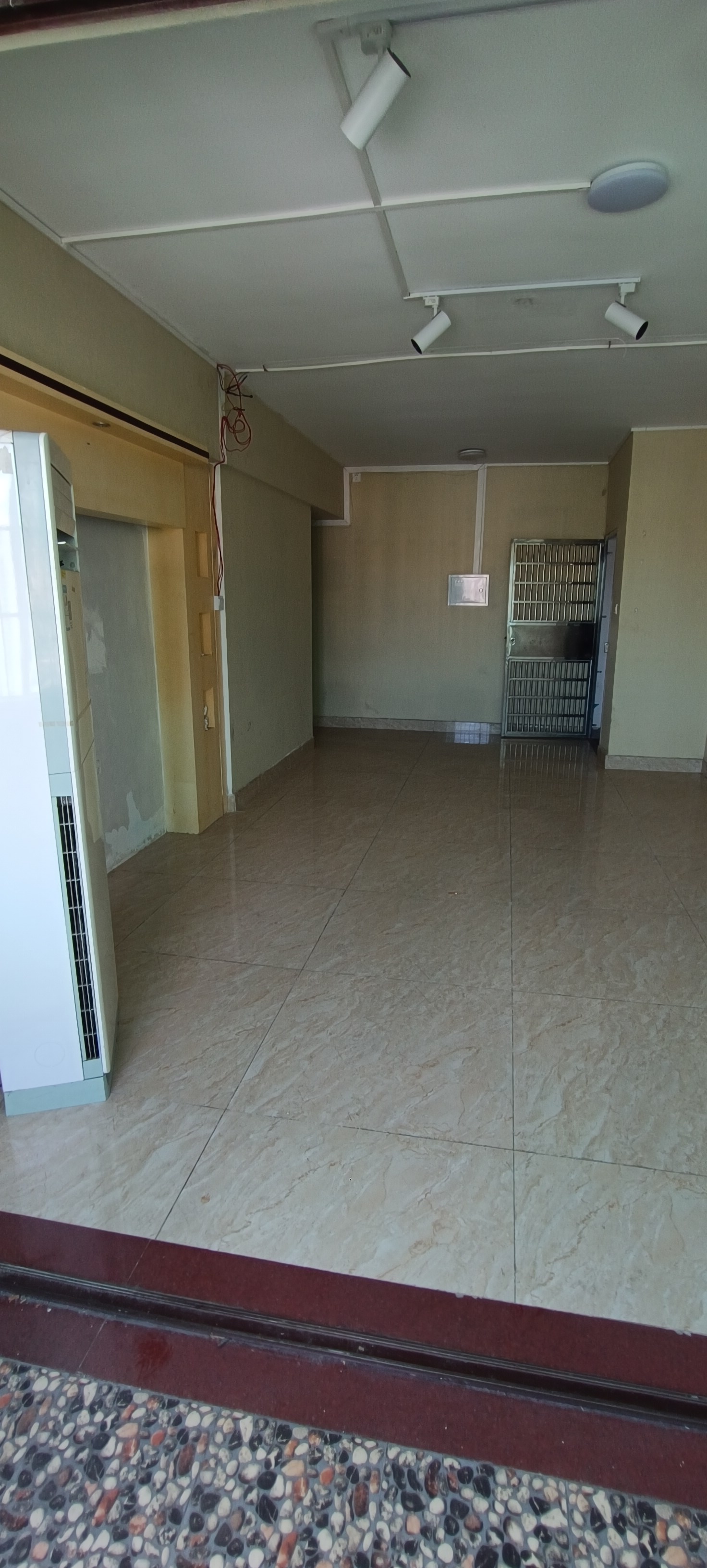 华典大厦  3室2厅2卫    3500.0元/月 华典大厦  3室2厅2卫    3500.0元/月室内图