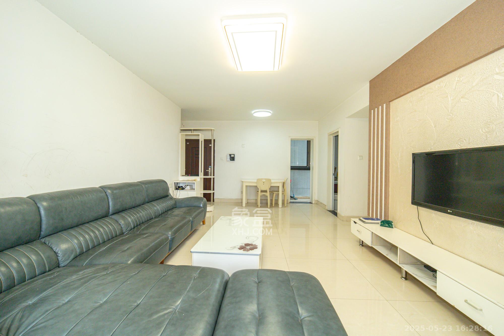 尚都花园城 3室2厅1卫 62.0万 尚都花园城 3室2厅1卫 62.0万客厅