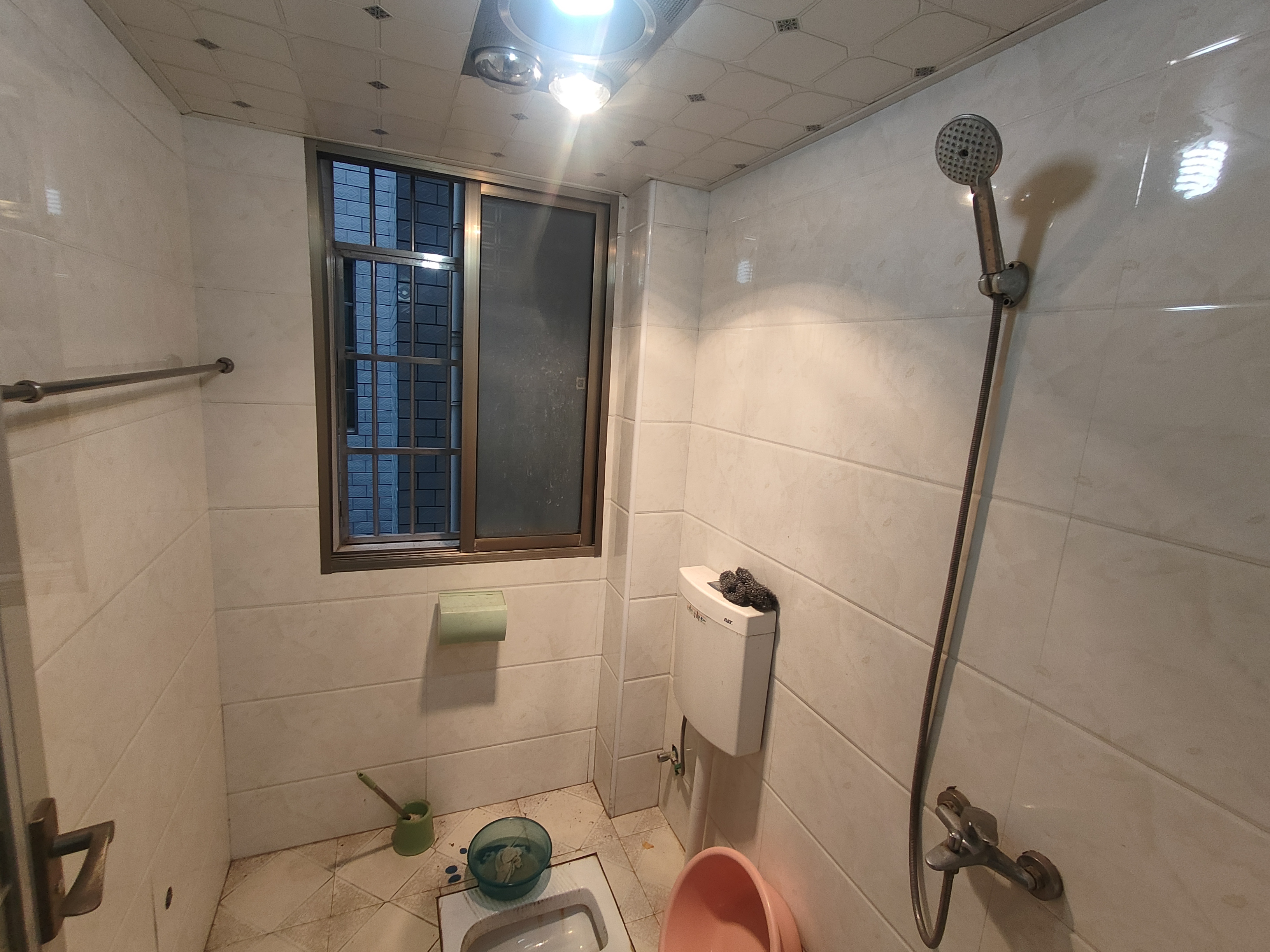 互助小区 3室2厅2卫 1500.0元/月 互助小区 3室2厅2卫 1500.0元/月室内图