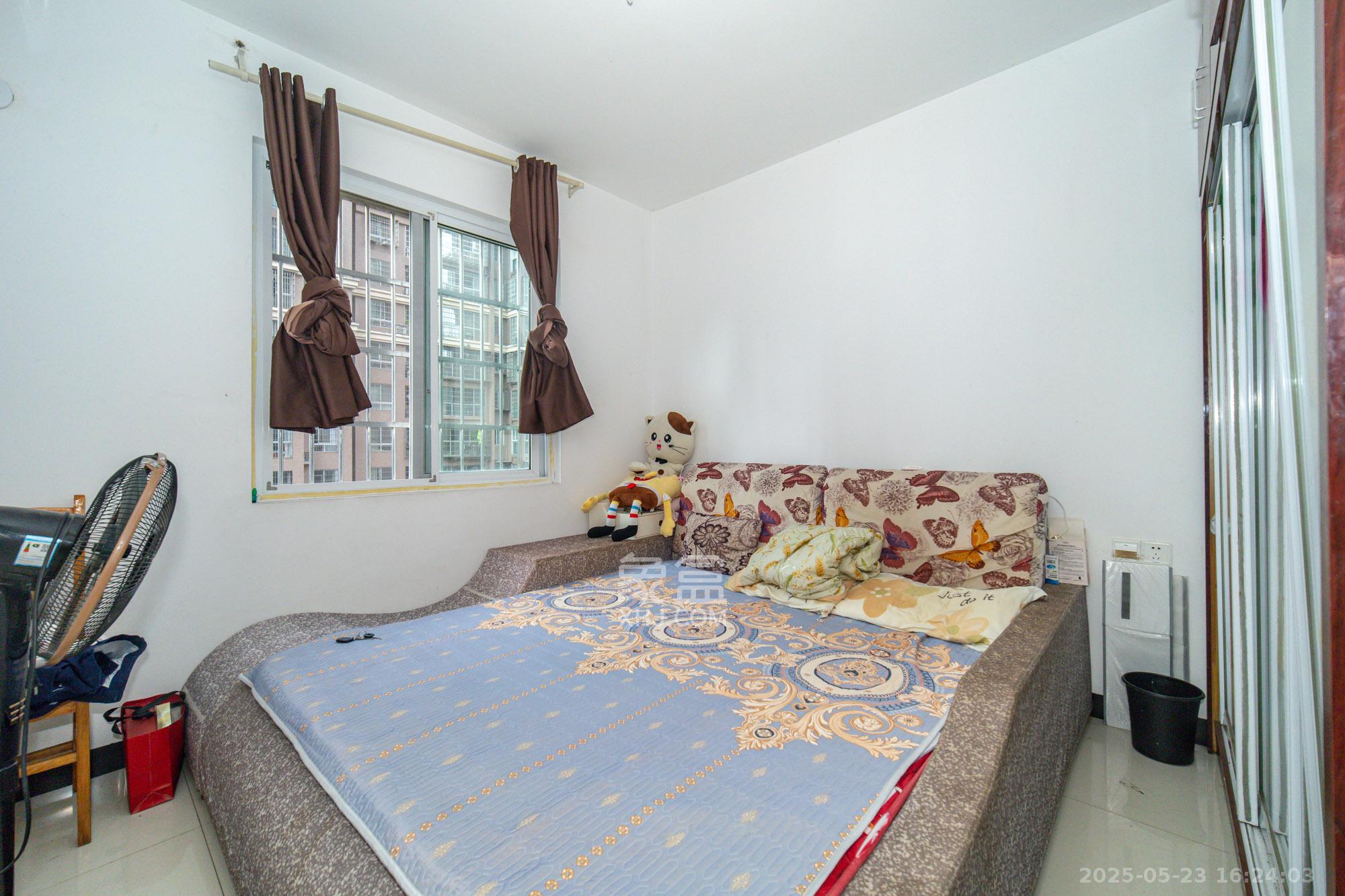 泊林晶城 2室2厅1卫 56.8万 泊林晶城 2室2厅1卫 56.8万卧室