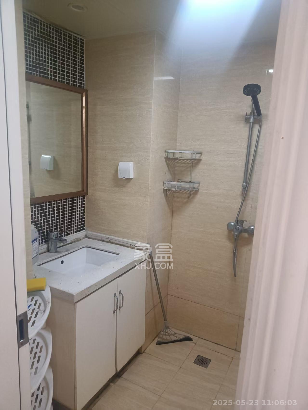 五江天街北区  1室1厅1卫   1600.00元/月室内图