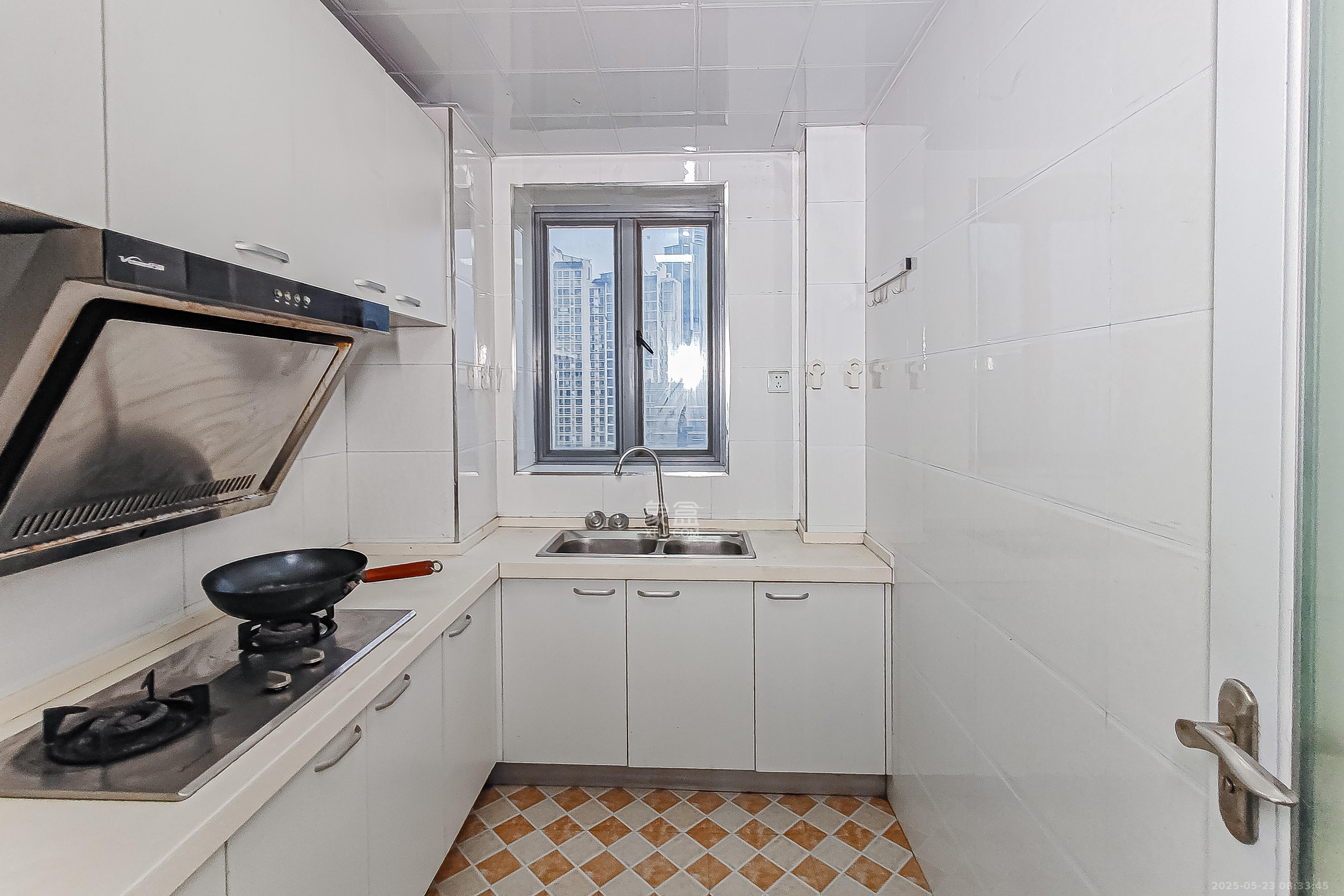 融科檀香山(融科紫檀、香山国际) 3室1厅1卫 86.0万 融科檀香山(融科紫檀、香山国际) 3室1厅1卫 86.0万厨房