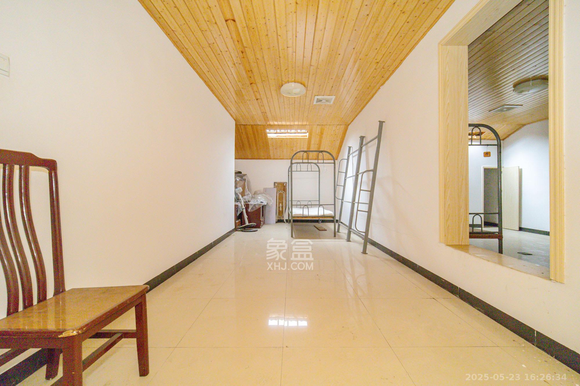 星沙三区  6室2厅2卫    131.8万卧室