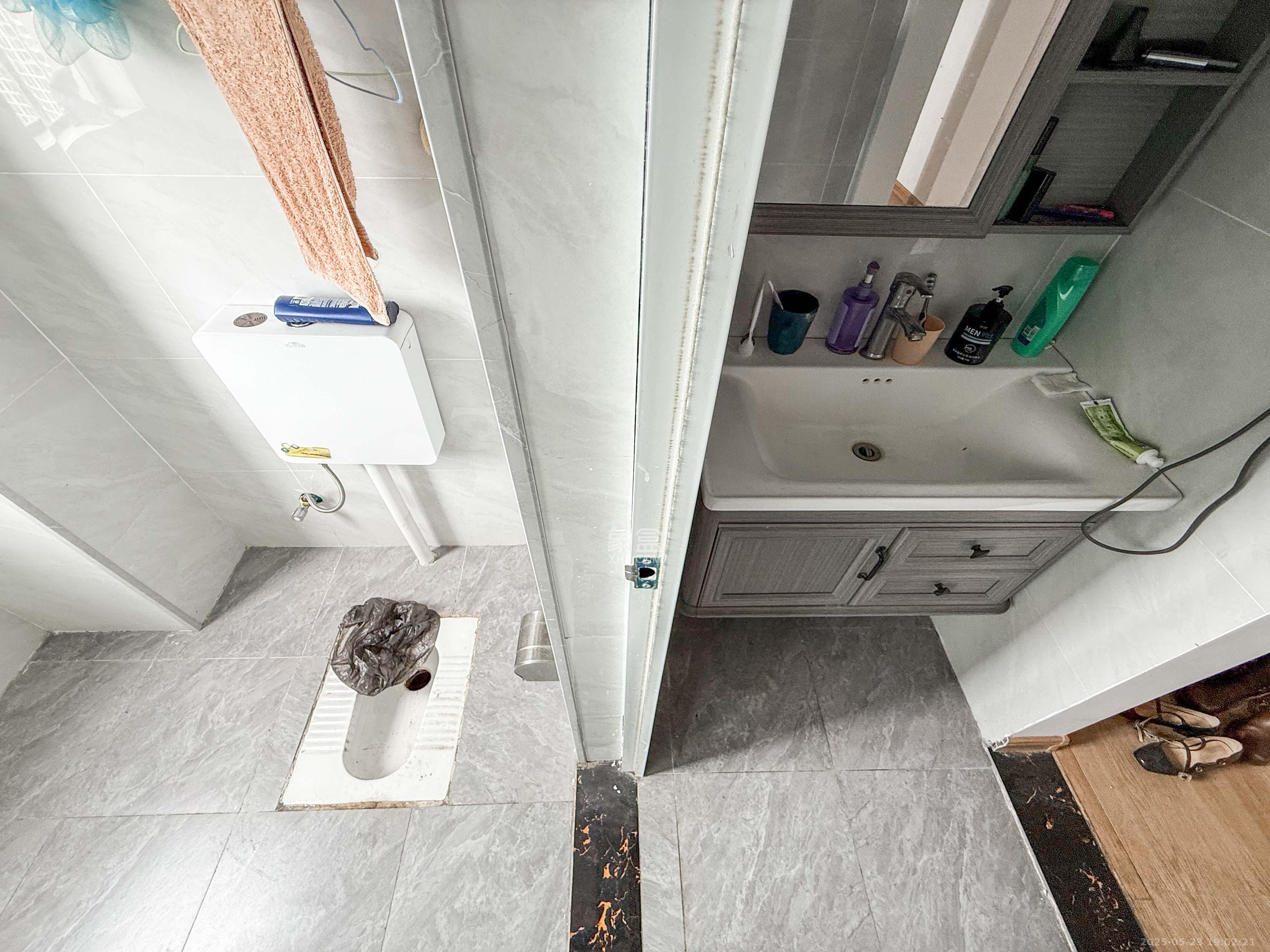 梦想枫林湾 4室2厅2卫 156.8万 梦想枫林湾 4室2厅2卫 156.8万卫生间