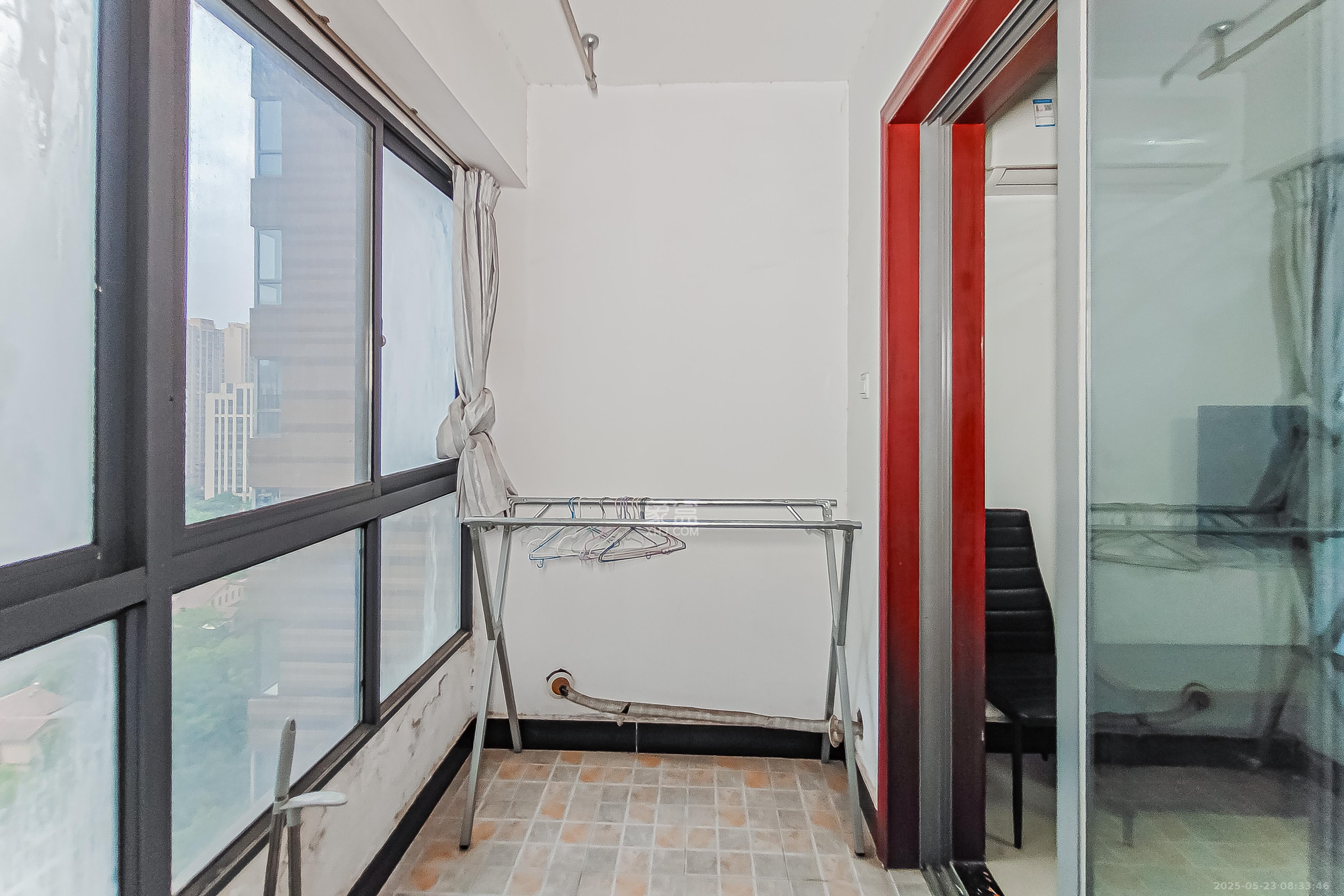 融科檀香山(融科紫檀、香山国际) 3室1厅1卫 86.0万 融科檀香山(融科紫檀、香山国际) 3室1厅1卫 86.0万阳台