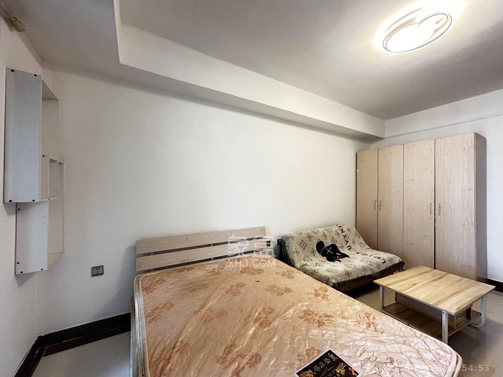 东塘瑞府  1室1厅1卫   1700.00元/月室内图