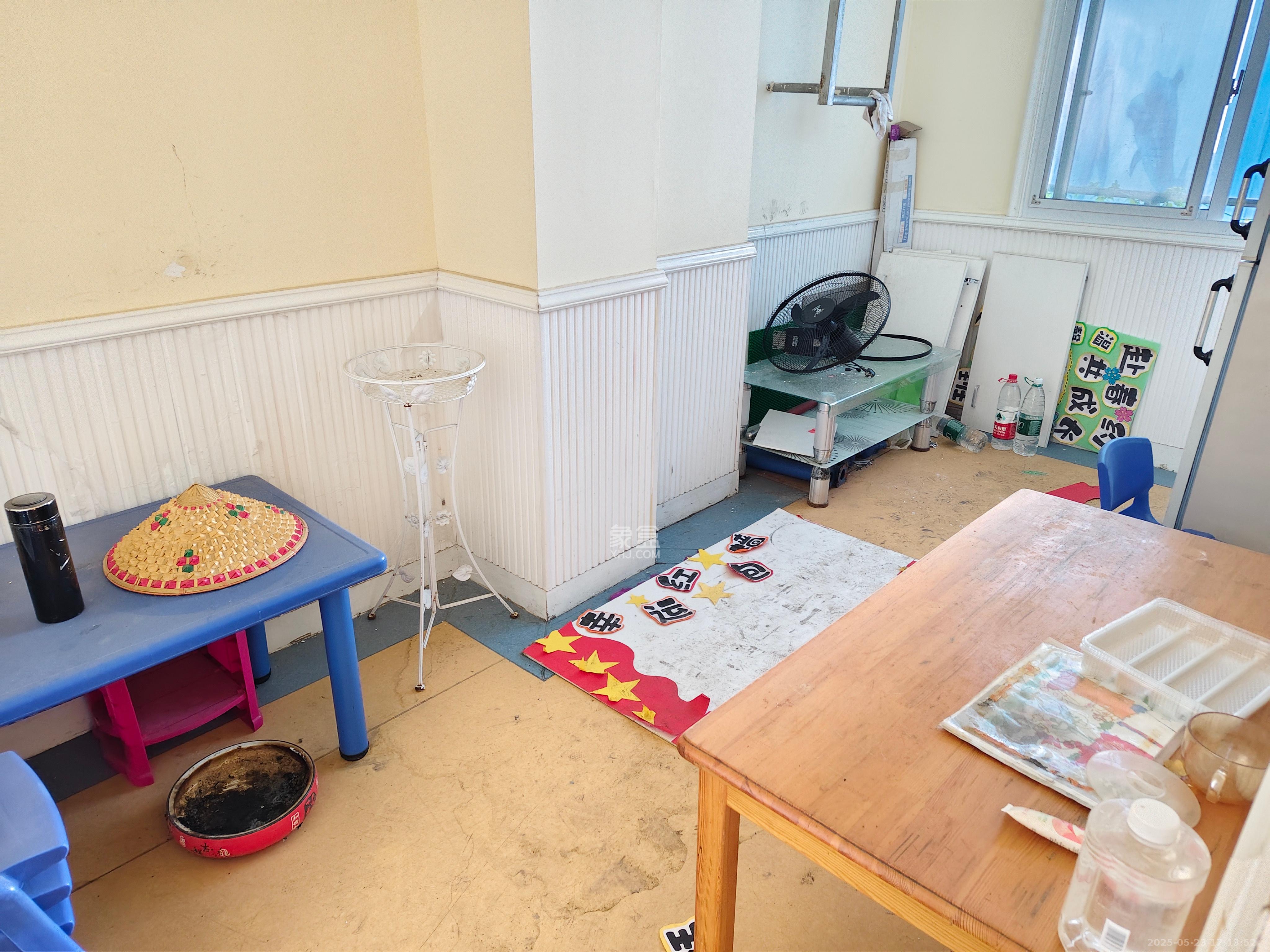 天麓尚层   374.75㎡      12000.0元/月室内图