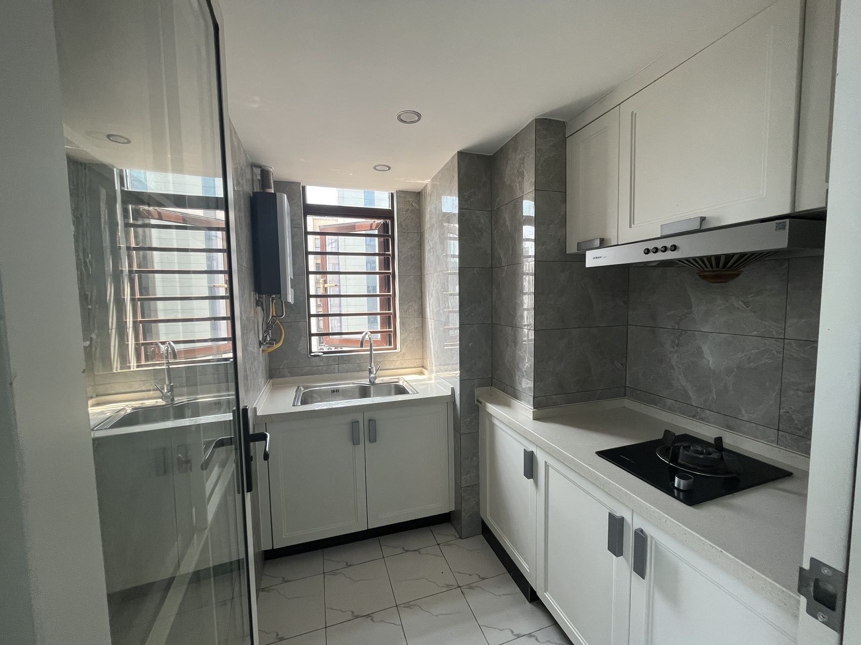 青春里  2室2厅1卫    1700.0元/月室内图