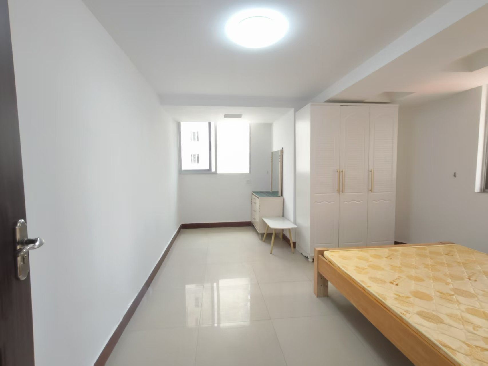 中机公寓  2室2厅1卫   2300.00元/月