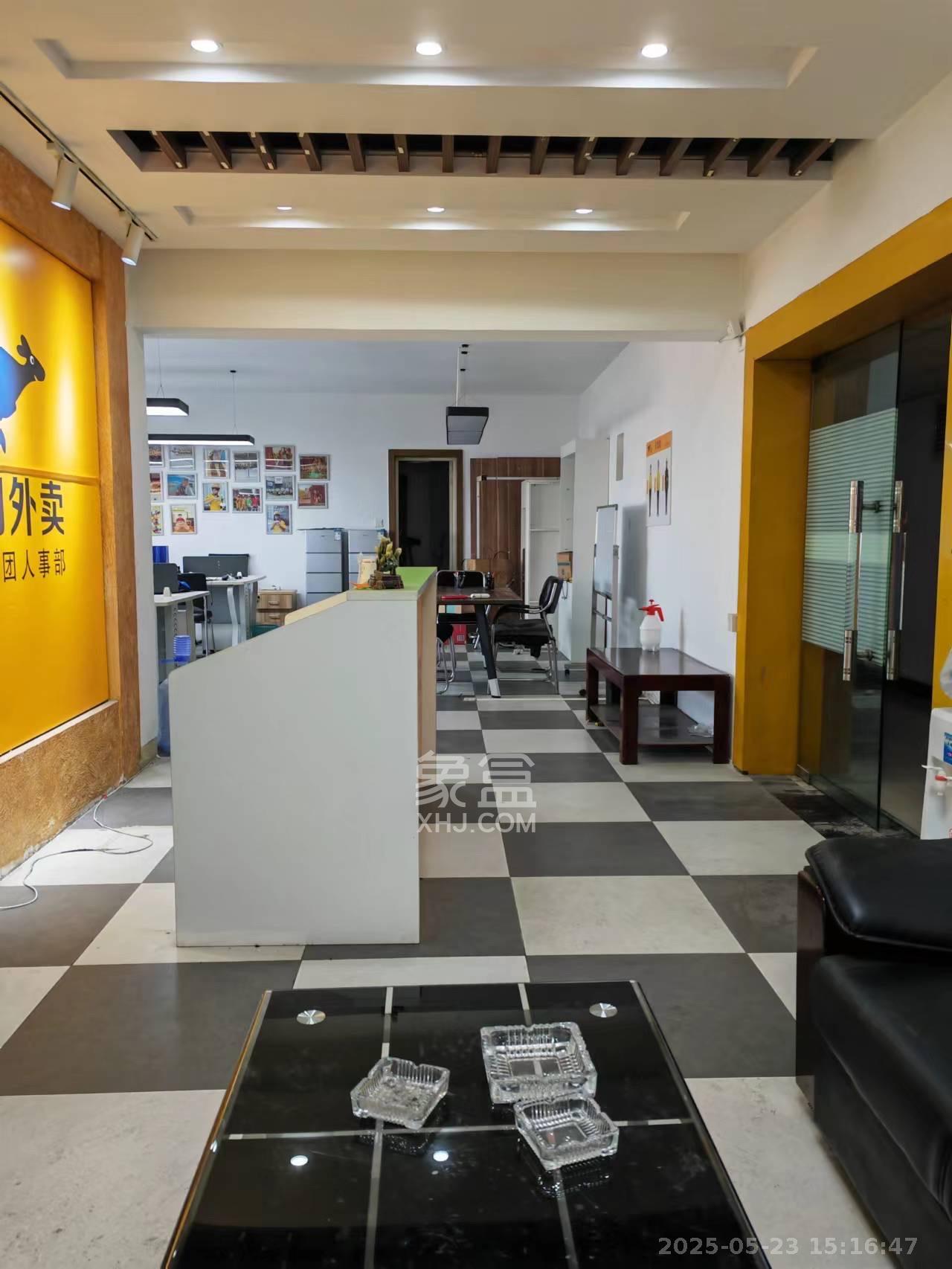 碧云天 1室1厅1卫 3200.0元/月 碧云天 1室1厅1卫 3200.0元/月室内图