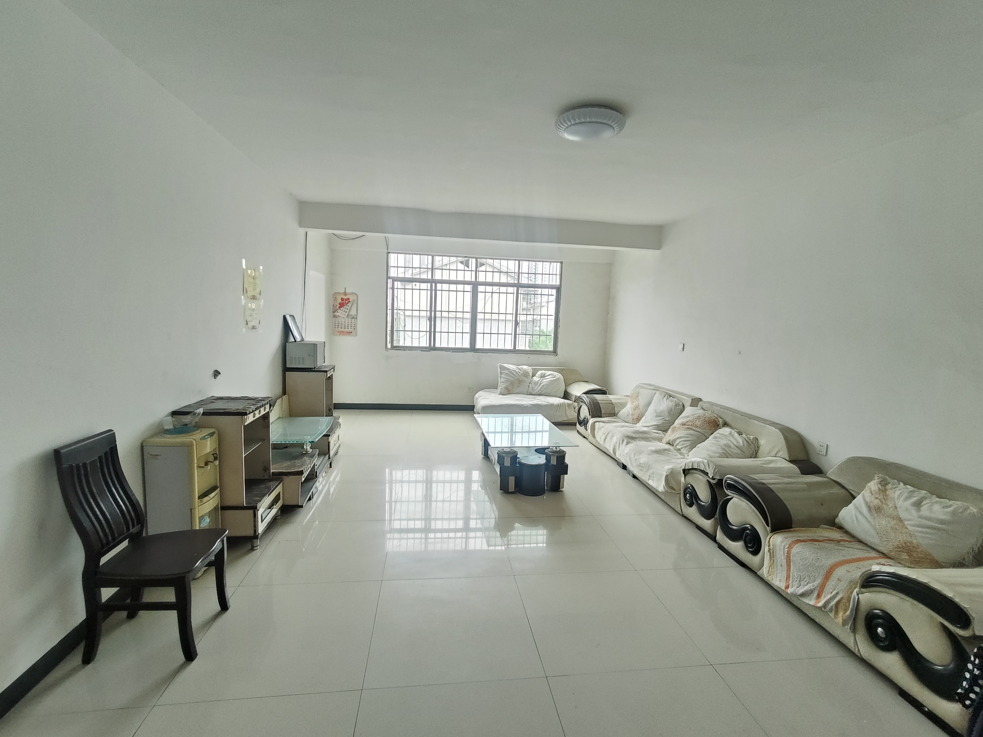 互助小区 3室2厅2卫 1500.0元/月 互助小区 3室2厅2卫 1500.0元/月室内图