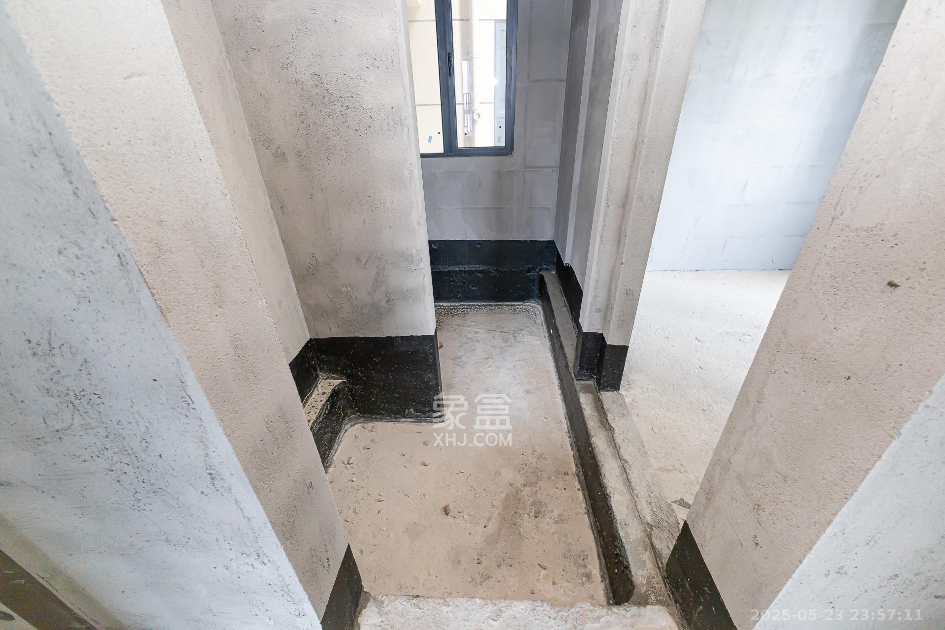 润和滨江广场（润和中央广场）  3室1厅1卫   86.00万卫生间