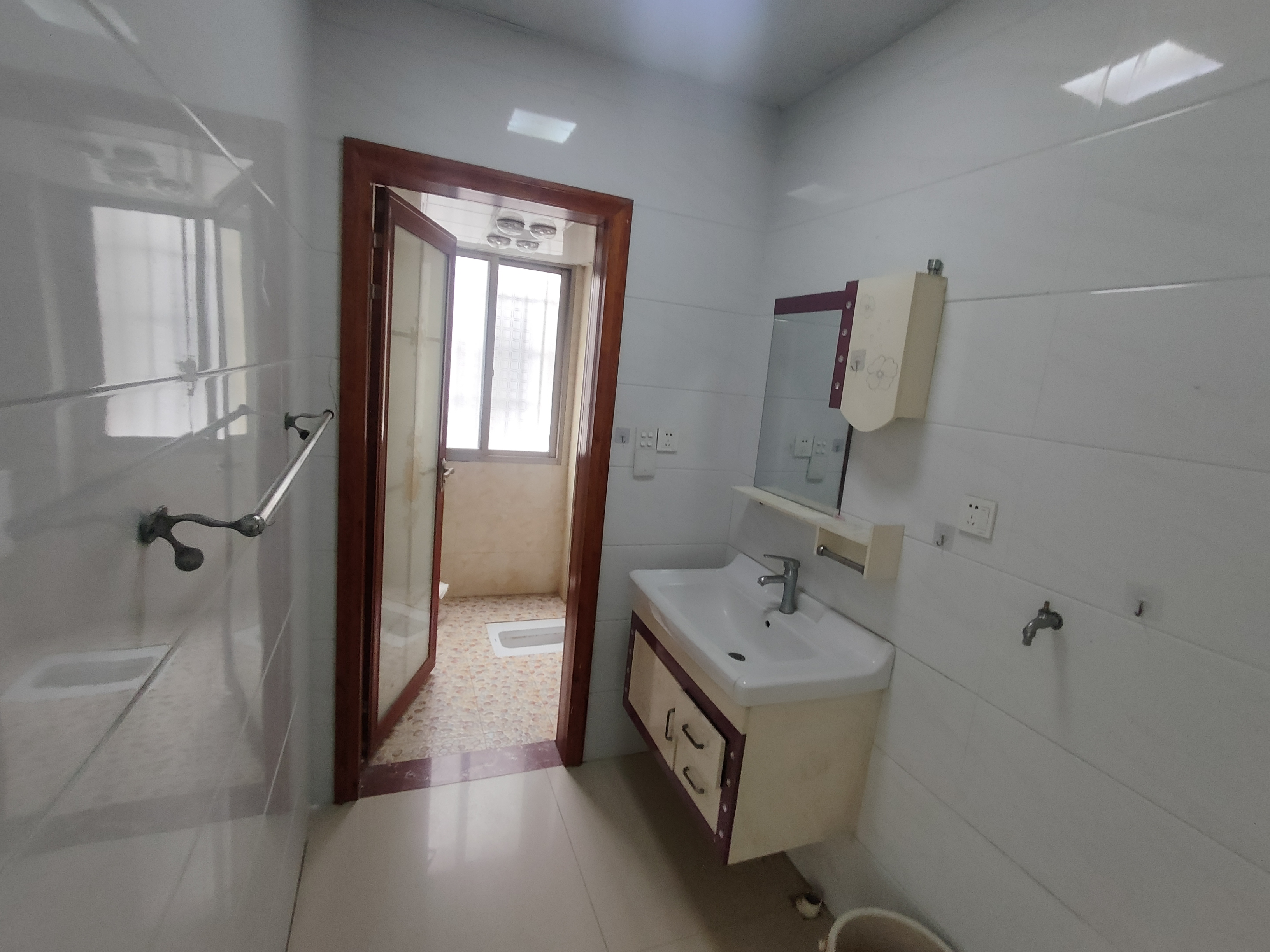 互助小区  3室2厅2卫   1500.00元/月室内图