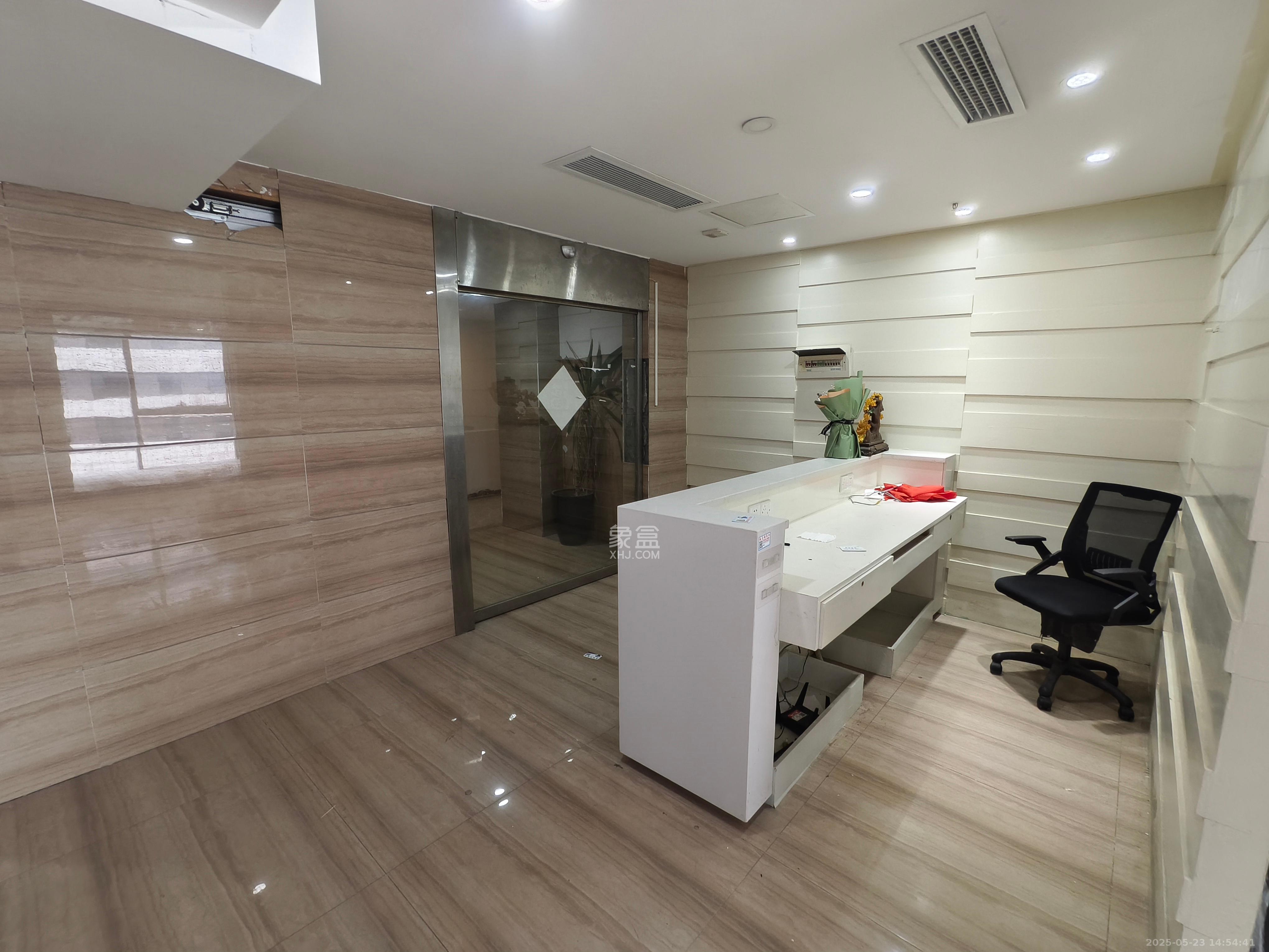 东怡外国(南湖一号)  1室1厅1卫    3800.0元/月 东怡外国(南湖一号)  1室1厅1卫    3800.0元/月室内图