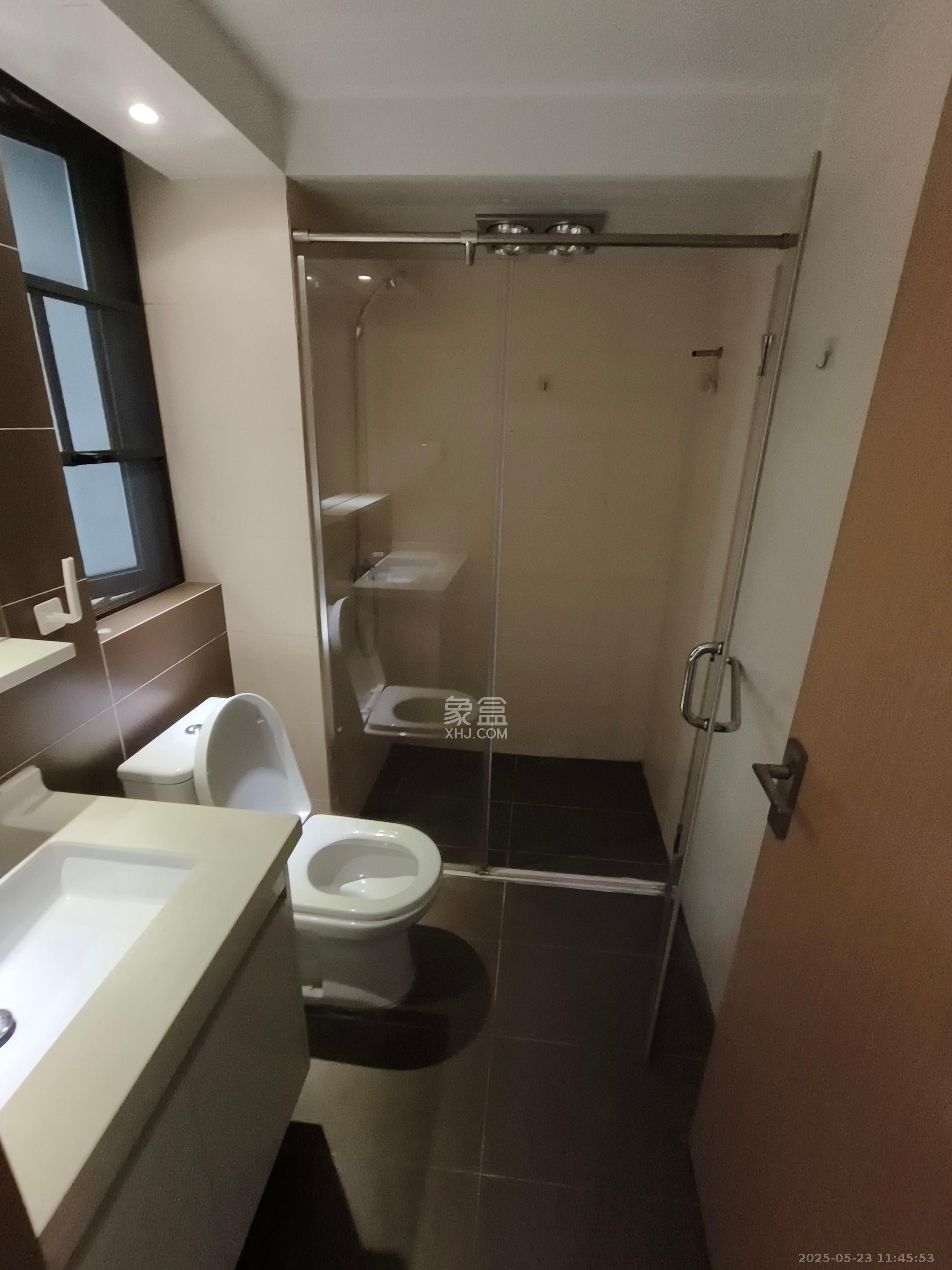 时代倾城二期  4室2厅2卫   2000.00元/月室内图