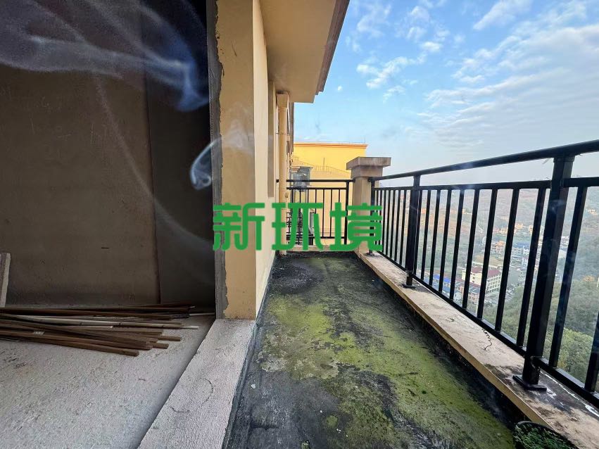 天门壹号  4室2厅2卫   68.00万客厅