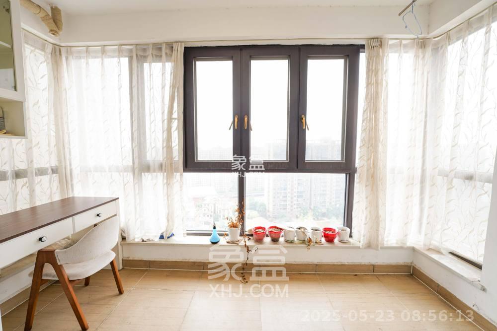 碧桂园公园壹号(凯怡茗苑)  3室2厅2卫    2300.0元/月 碧桂园公园壹号(凯怡茗苑)  3室2厅2卫    2300.0元/月室内图