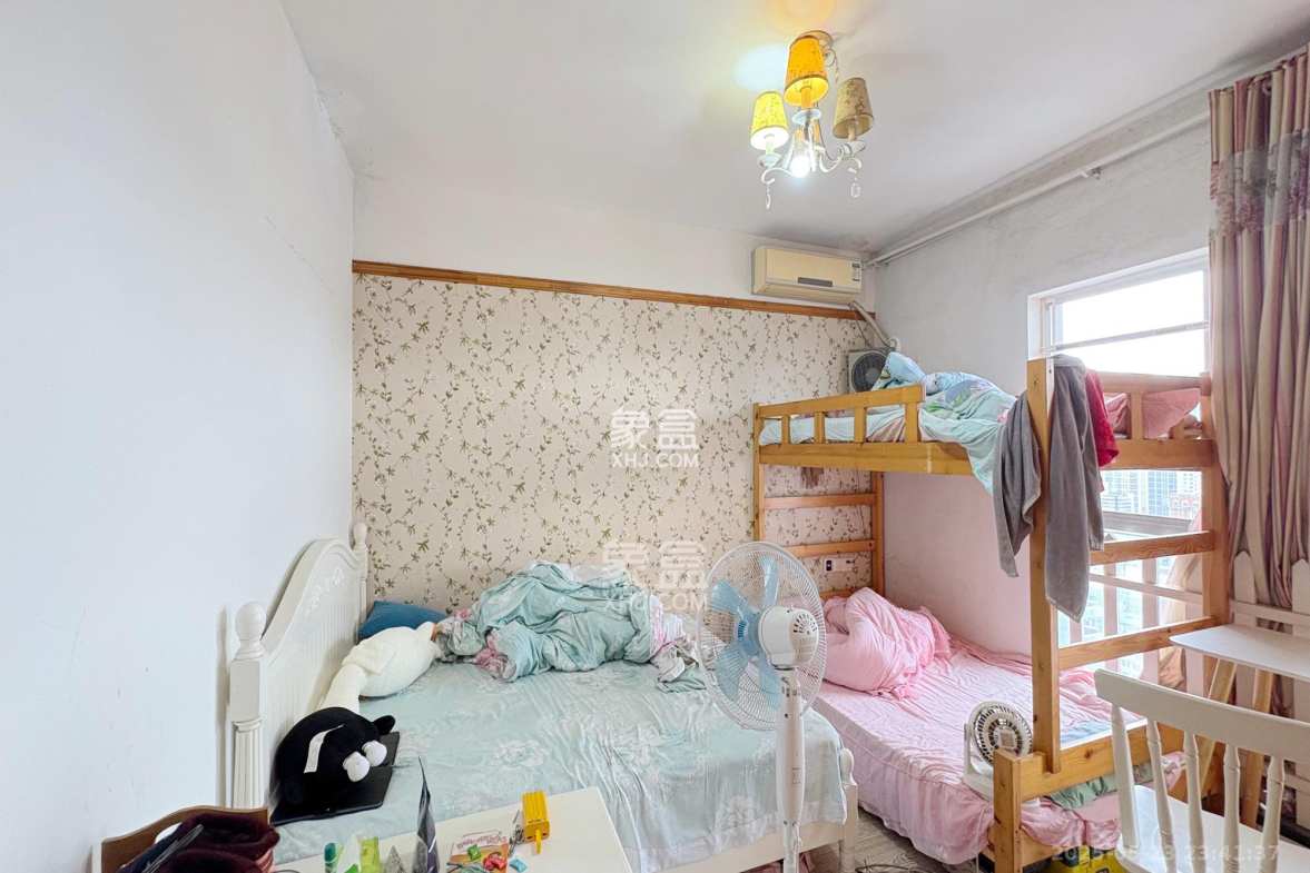 君临国际  2室2厅1卫    115.0万 君临国际  2室2厅1卫    115.0万卧室