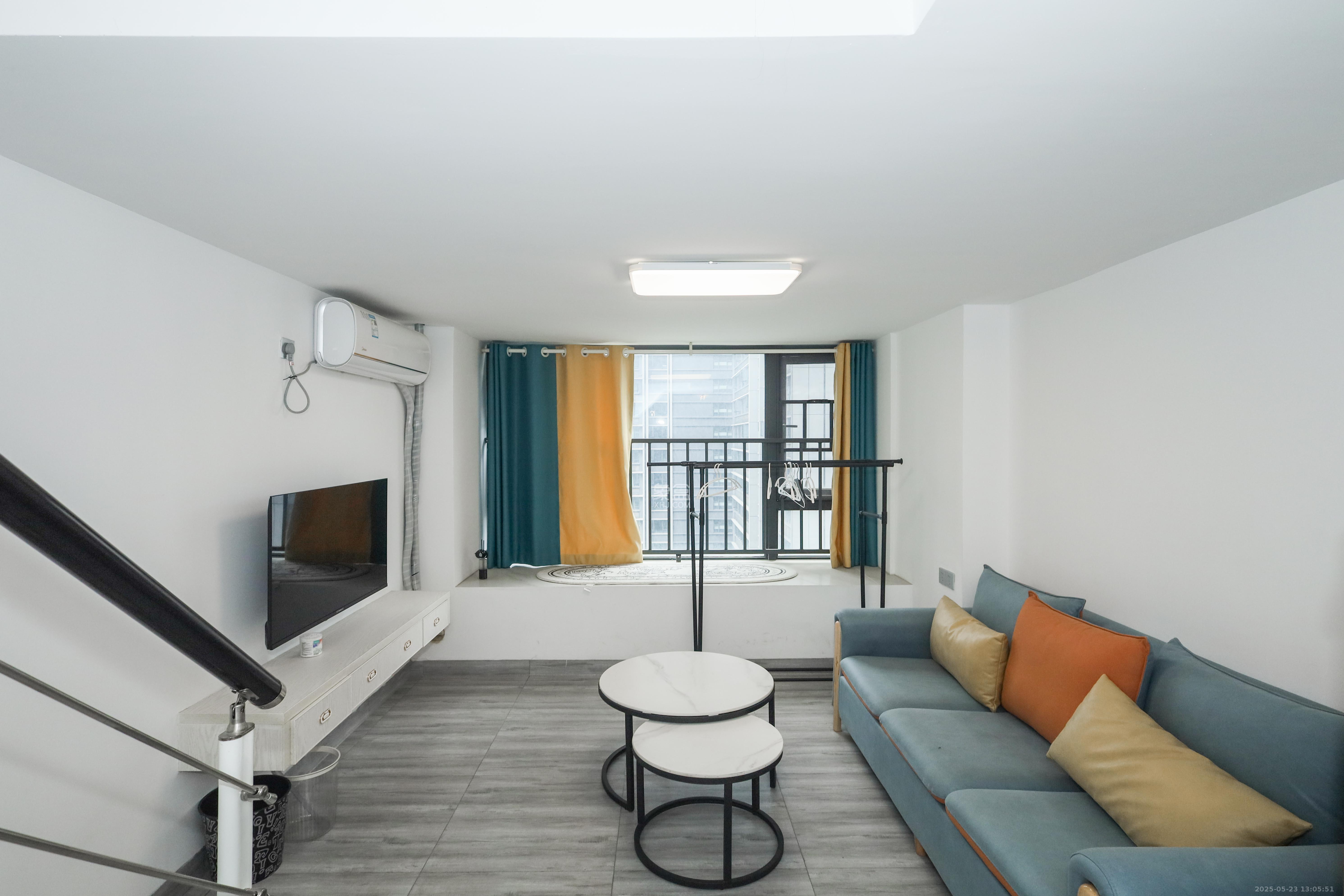 龙湖湘江星座(祺鑫星座公寓)  1室1厅1卫    55.0万 龙湖湘江星座(祺鑫星座公寓)  1室1厅1卫    55.0万客厅