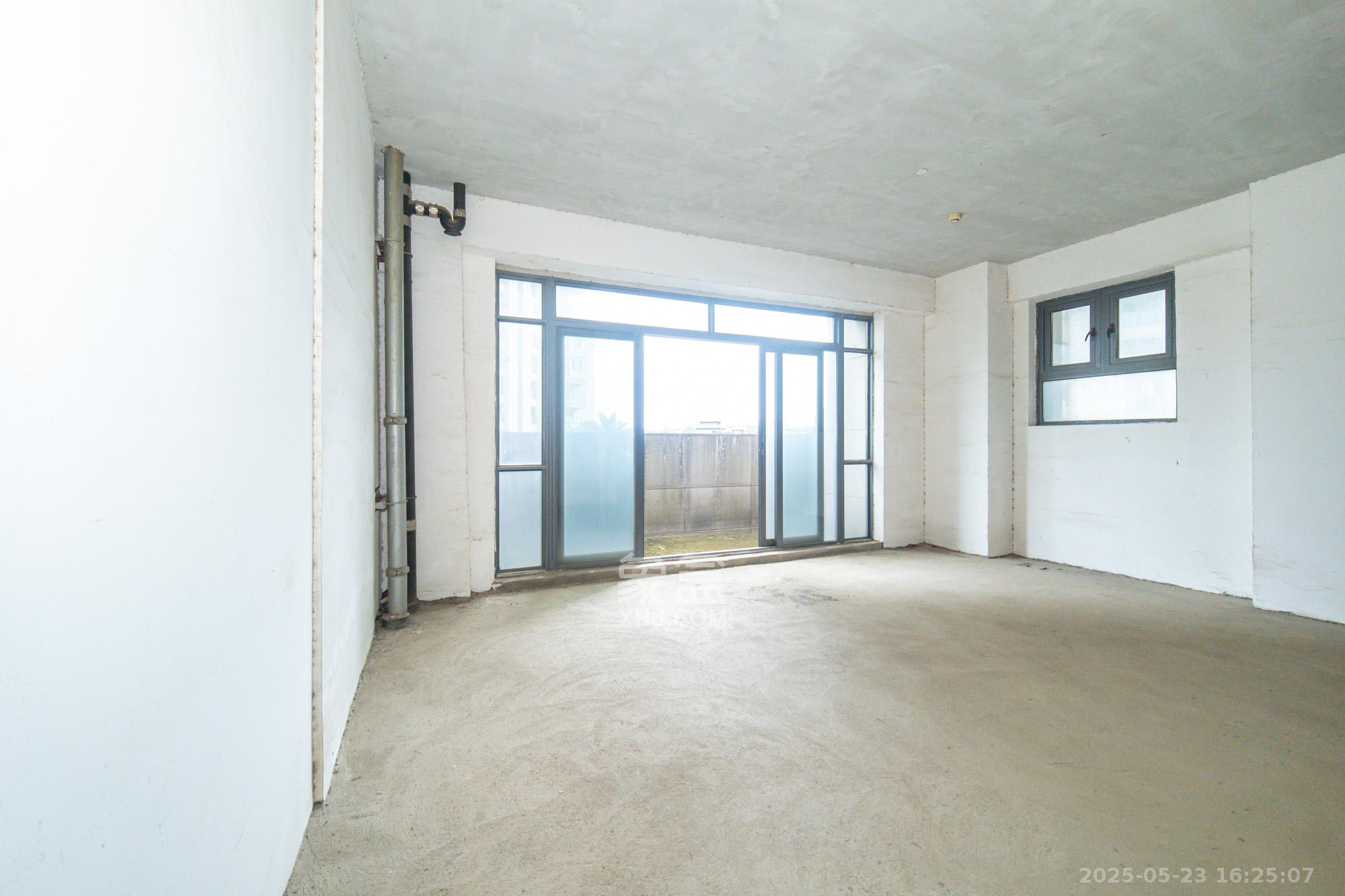 碧桂园威尼斯城  4室3厅2卫    368.0万 碧桂园威尼斯城  4室3厅2卫    368.0万阳台