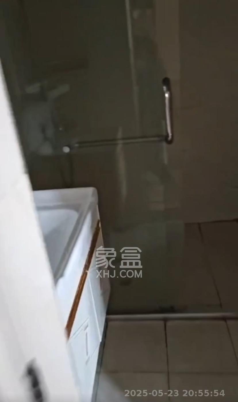 领东汇 1室0厅0卫 1300.0元/月 领东汇 1室0厅0卫 1300.0元/月室内图