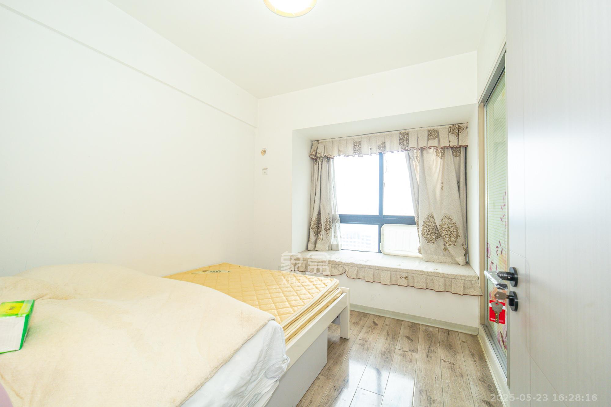 尚都花园城 3室2厅1卫 62.0万 尚都花园城 3室2厅1卫 62.0万卧室