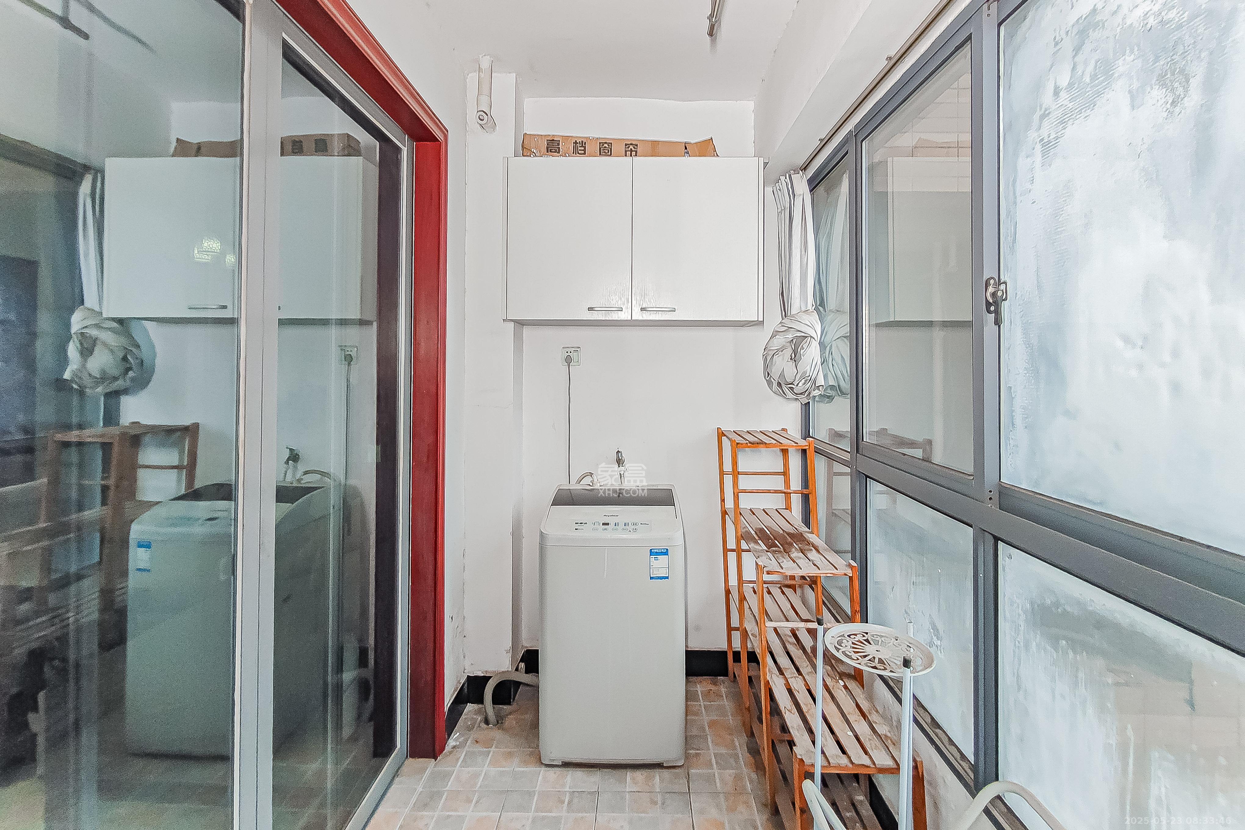 融科檀香山(融科紫檀、香山国际) 3室1厅1卫 86.0万 融科檀香山(融科紫檀、香山国际) 3室1厅1卫 86.0万阳台