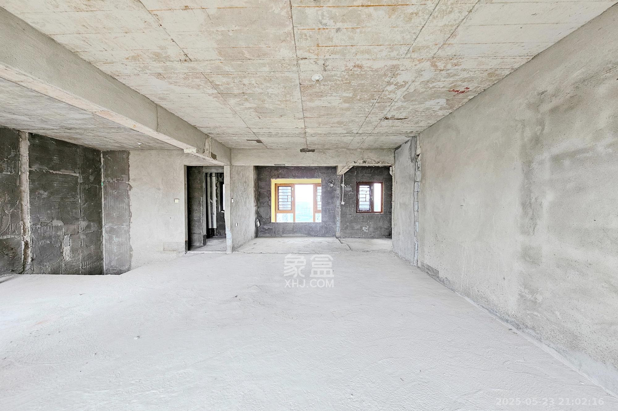 阳光城尚东湾蓝莓苑 4室2厅2卫 140.0万 阳光城尚东湾蓝莓苑 4室2厅2卫 140.0万客厅