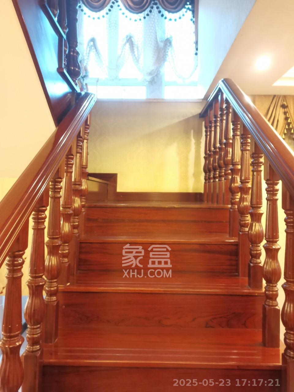 格兰小镇  5室2厅3卫   9000.00元/月室内图