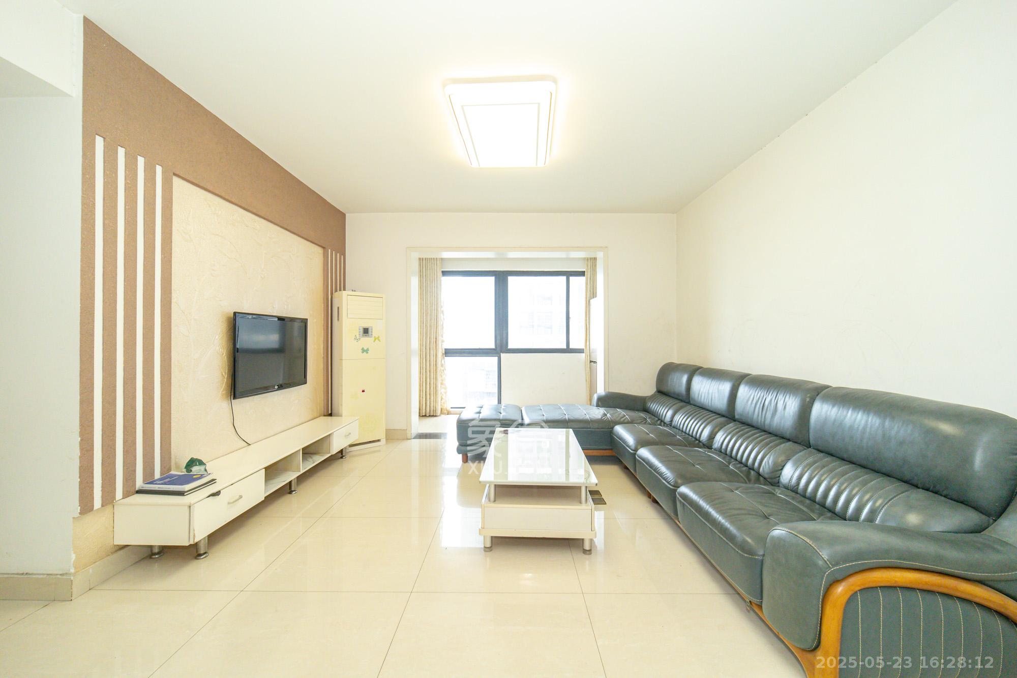 尚都花园城 3室2厅1卫 62.0万 尚都花园城 3室2厅1卫 62.0万客厅