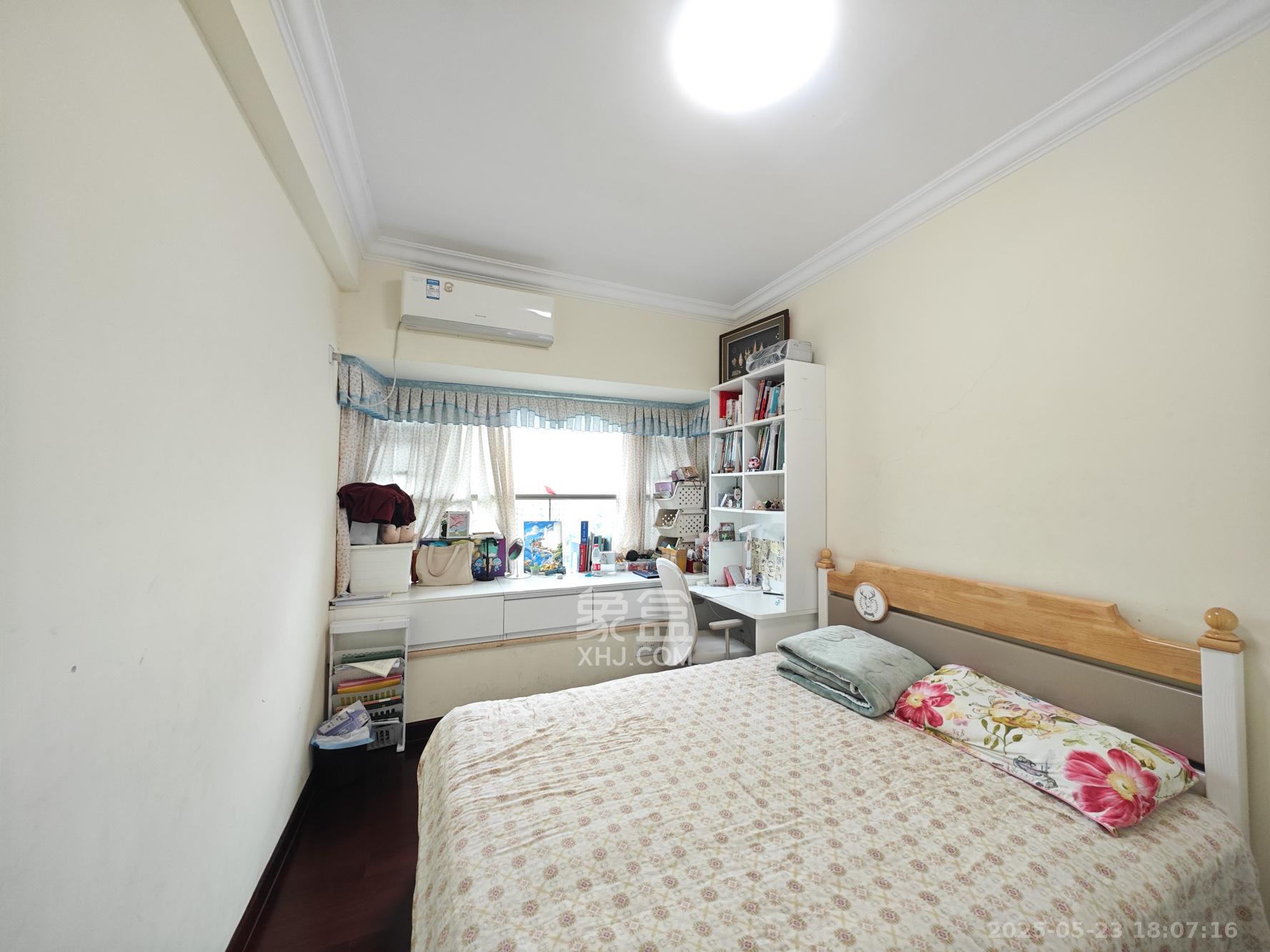 恒大城 4室2厅2卫 140.0万 恒大城 4室2厅2卫 140.0万卧室