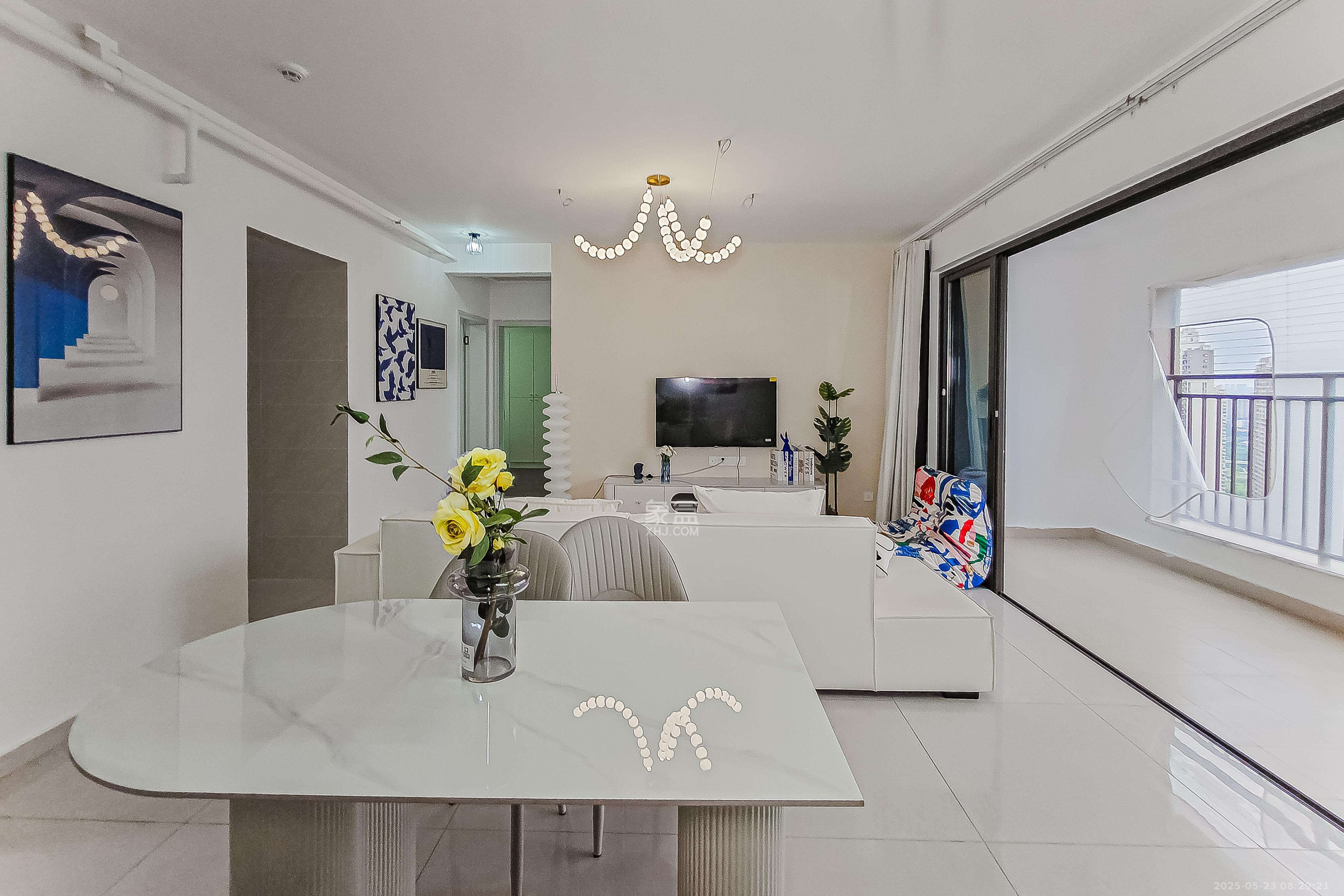 阳光城尚东湾悦江府 3室2厅2卫 116.0万 阳光城尚东湾悦江府 3室2厅2卫 116.0万客厅