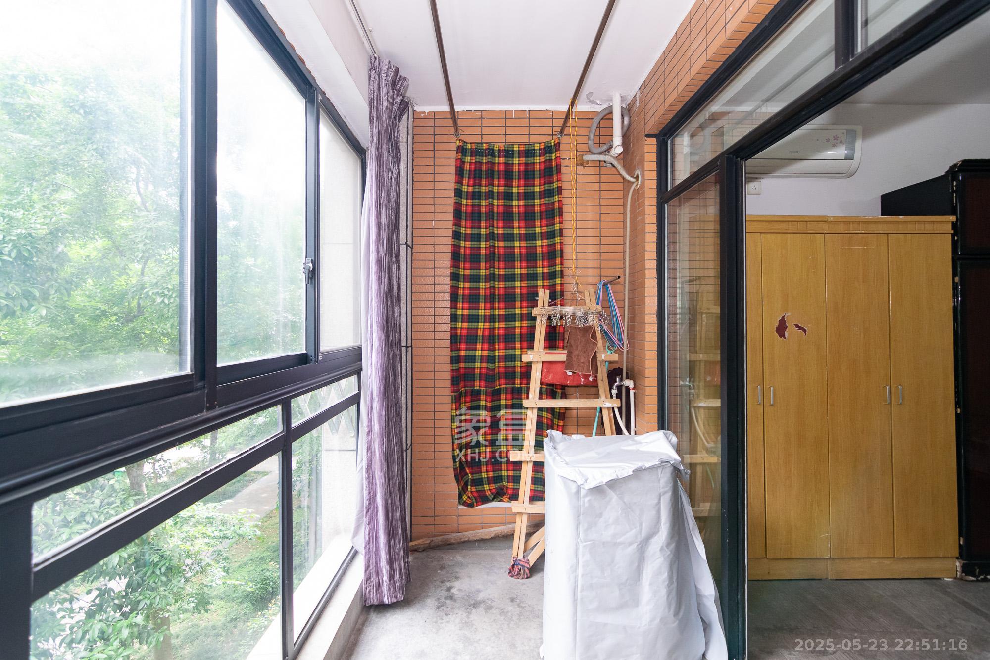 丽景华庭  2室2厅1卫    35.6万 丽景华庭  2室2厅1卫    35.6万阳台