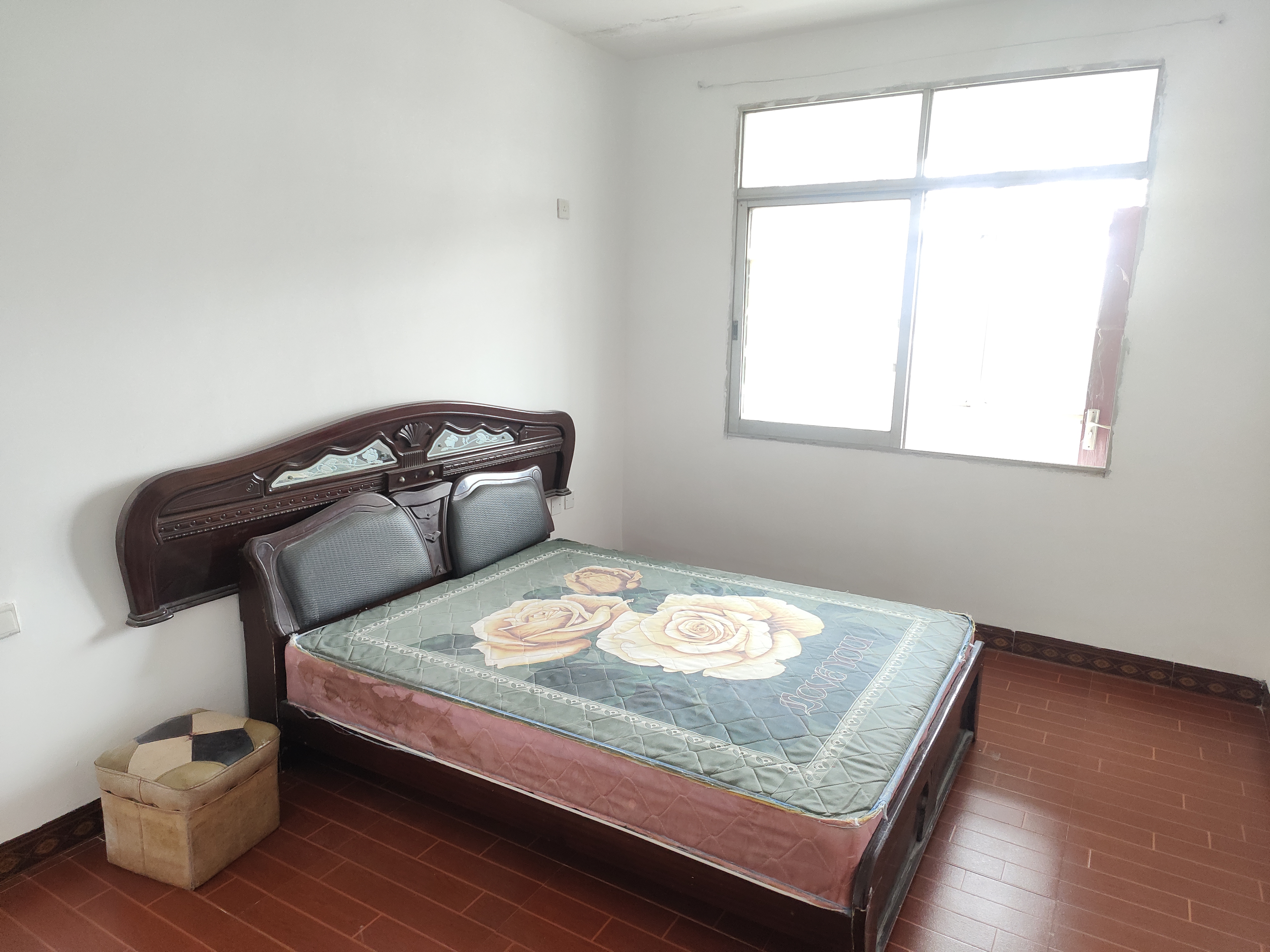 互助小区  3室2厅2卫   1400.00元/月室内图