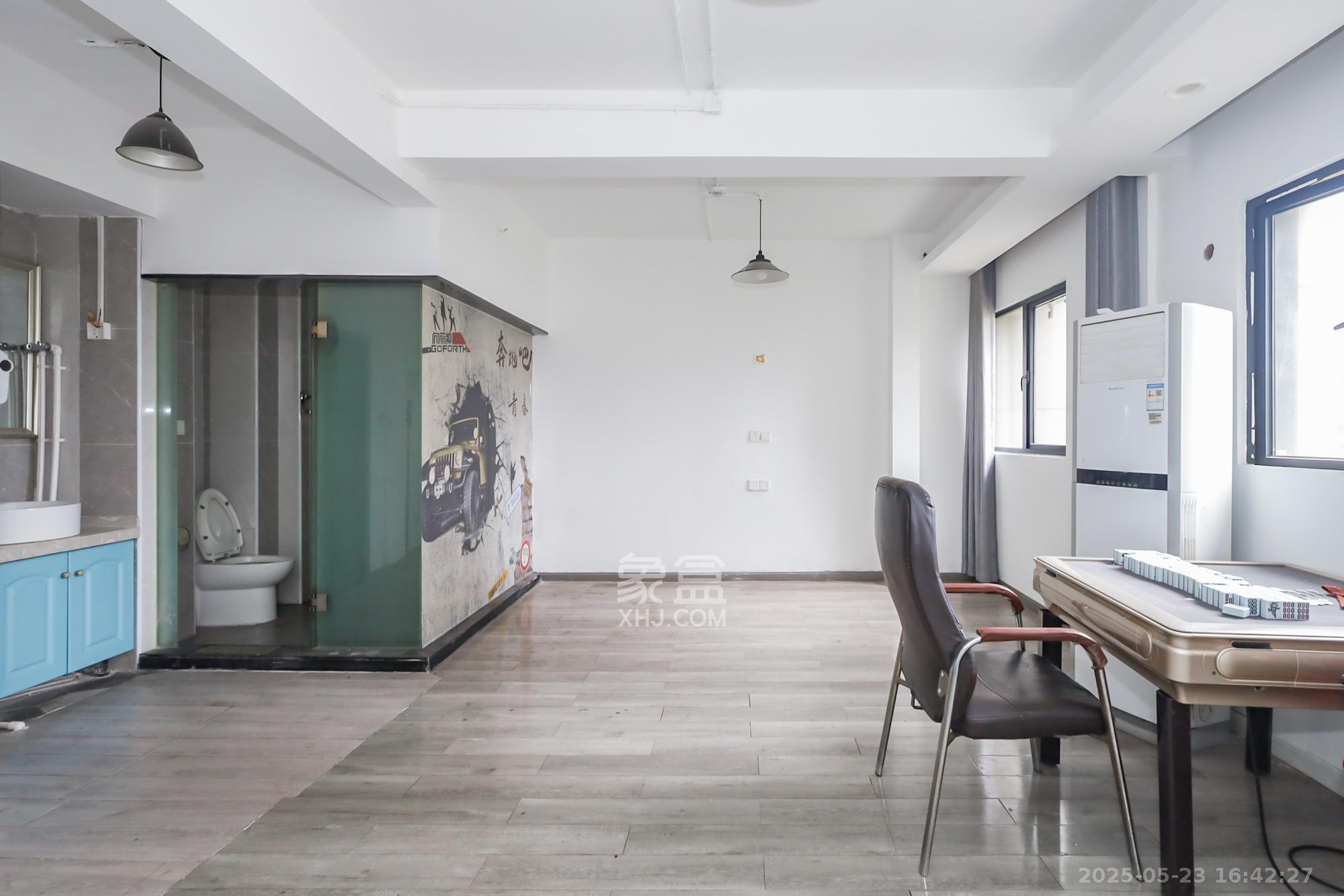 郡原广场 1室1厅1卫 34.0万 郡原广场 1室1厅1卫 34.0万其他